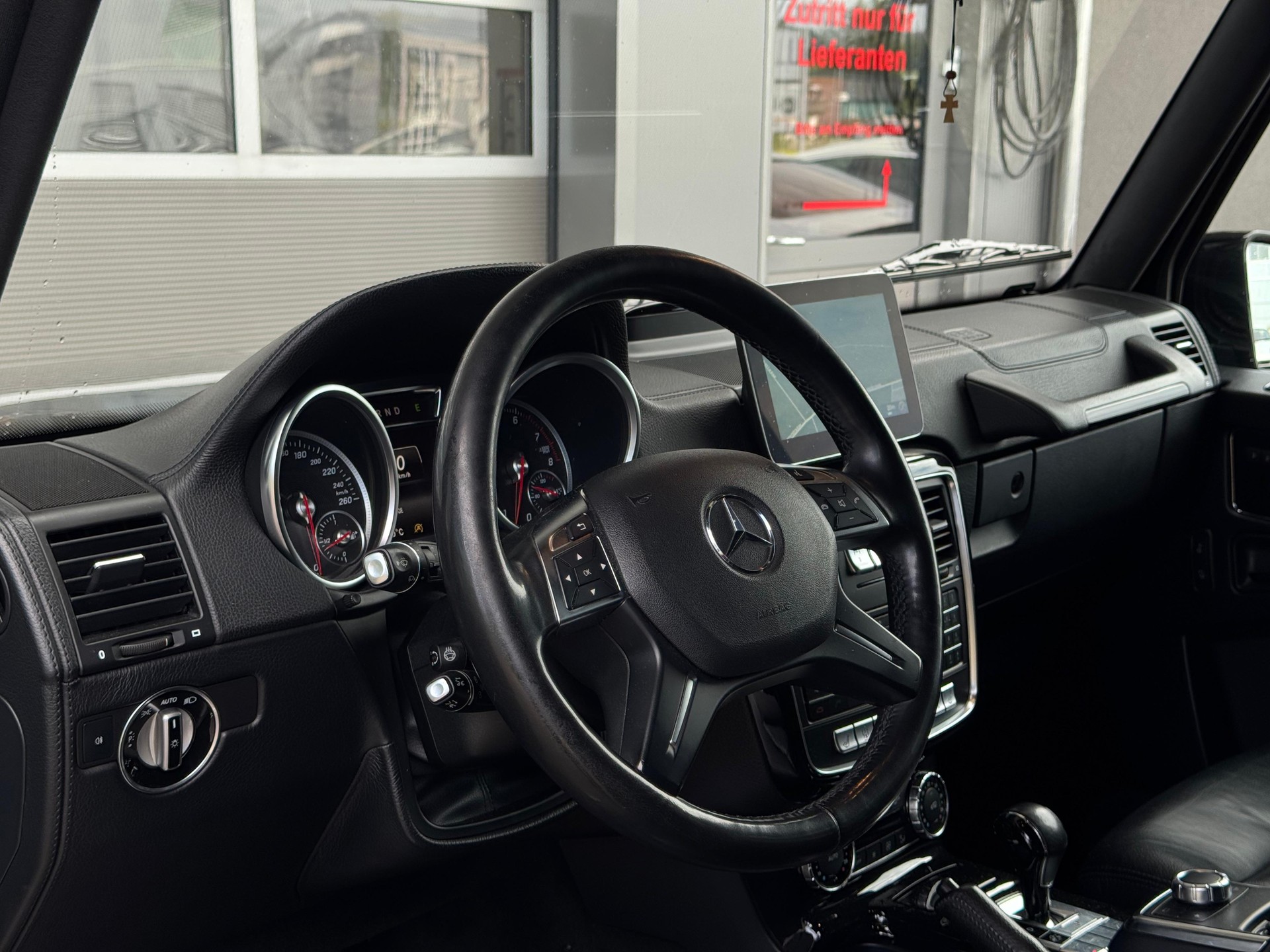 MERCEDES-BENZ G 500-image-4
