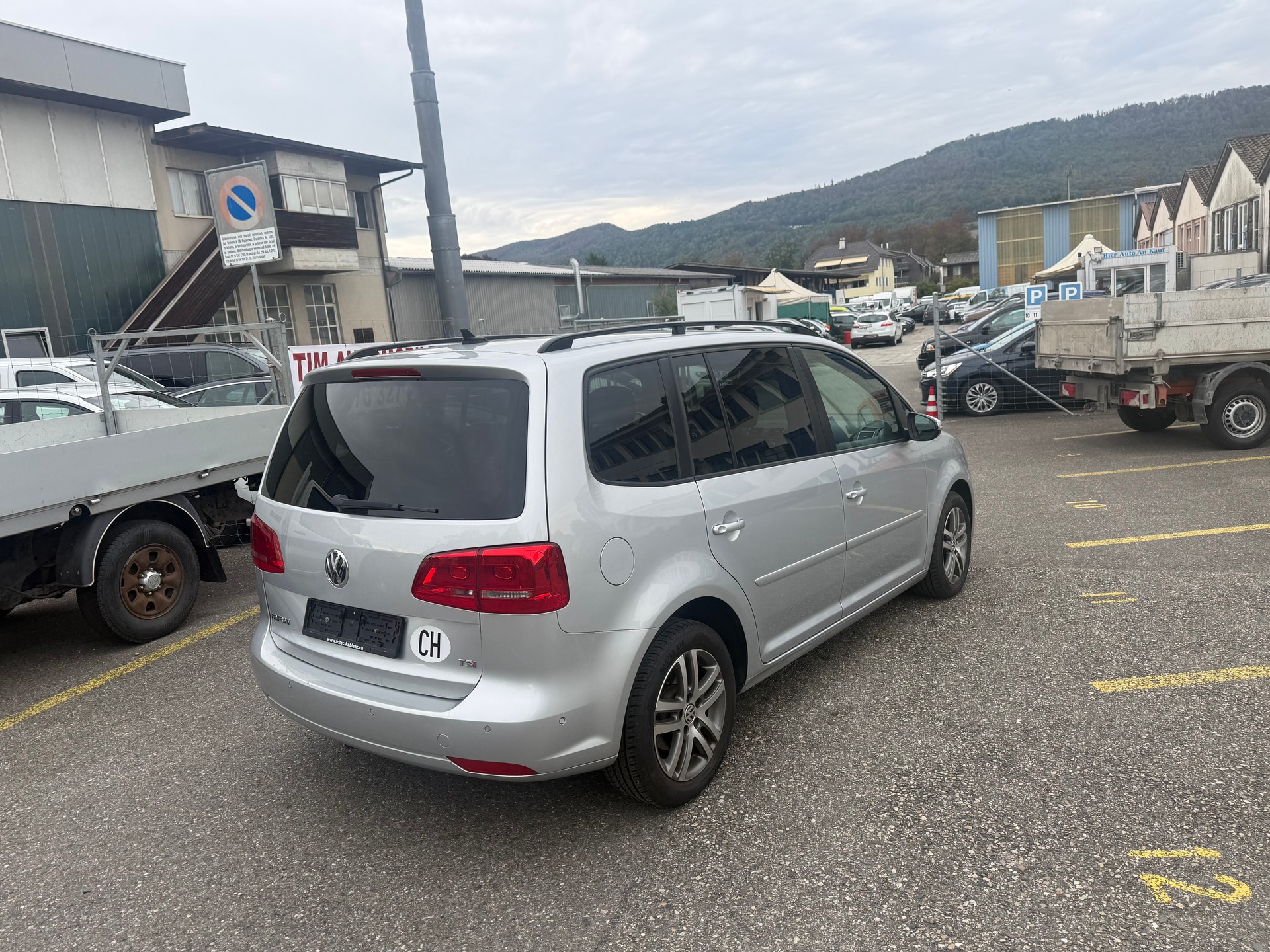 VW Touran 1.4 TSI 65th Edition DSG-image-4