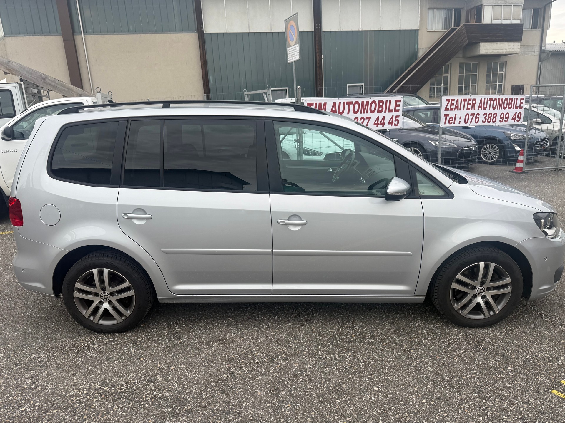VW Touran 1.4 TSI 65th Edition DSG-image-3