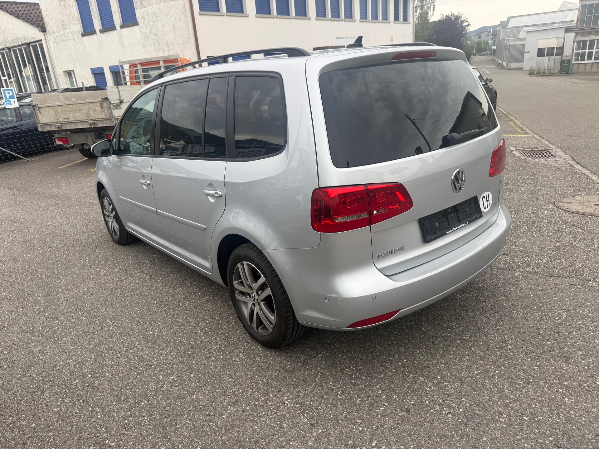 VW Touran 1.4 TSI 65th Edition DSG-image-6