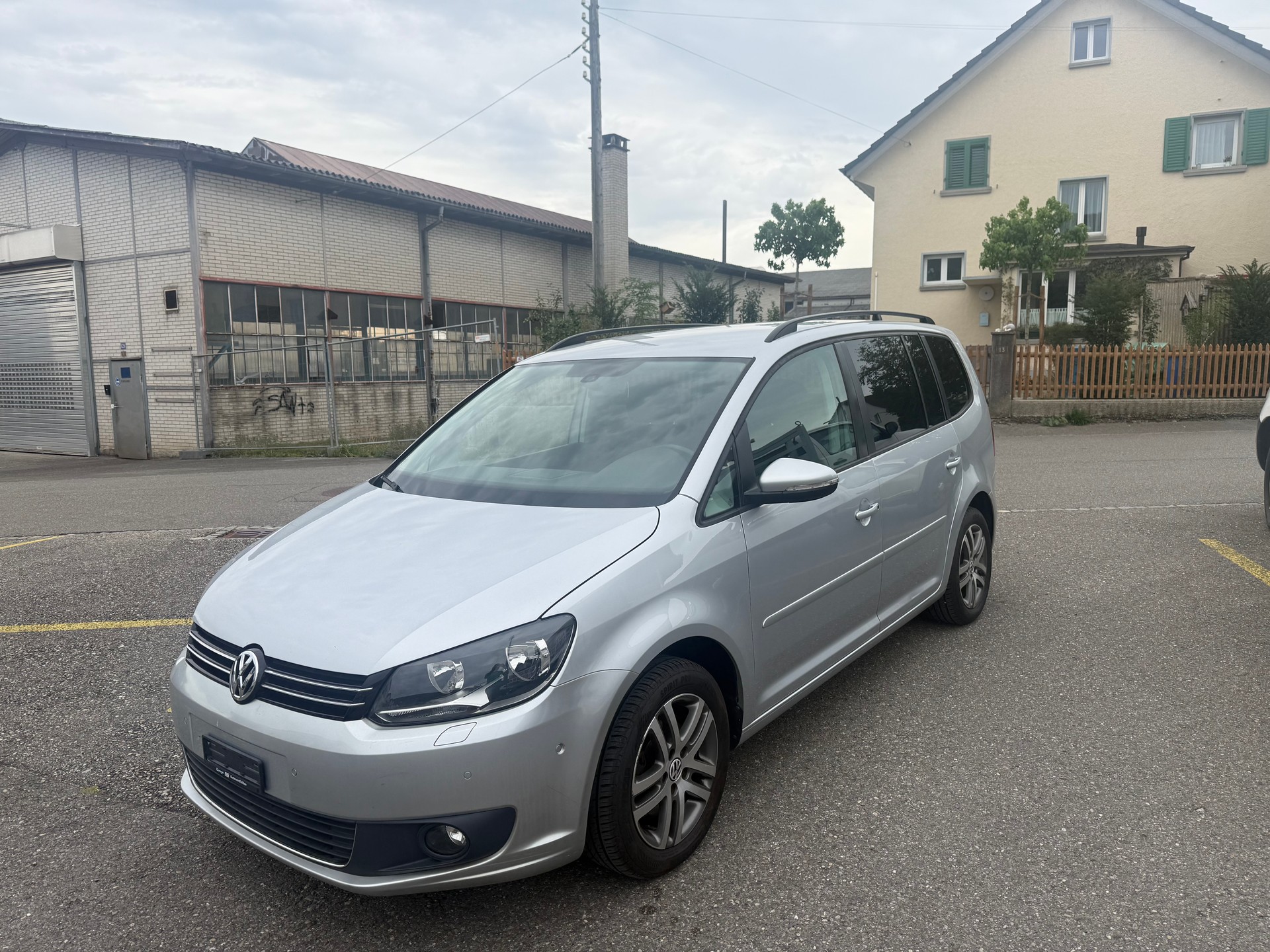 VW Touran 1.4 TSI 65th Edition DSG-image-1