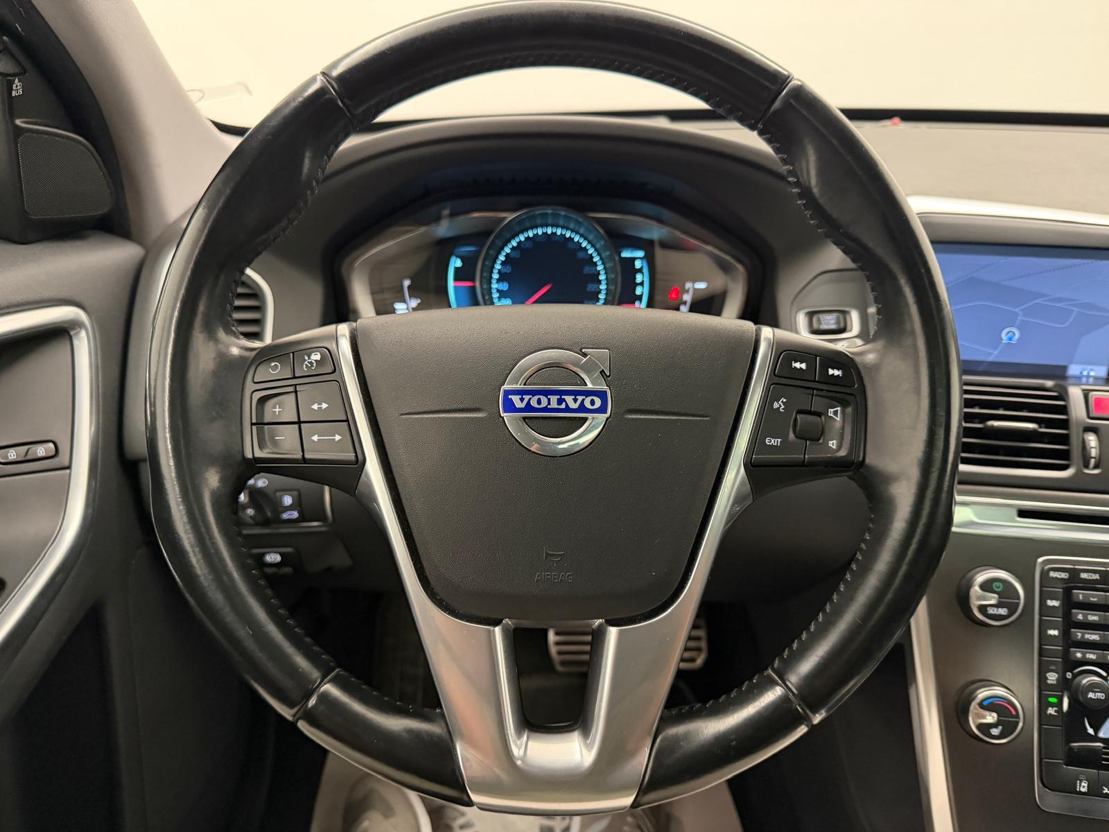 VOLVO XC60 2.4 D5 Summum AWD-image-24