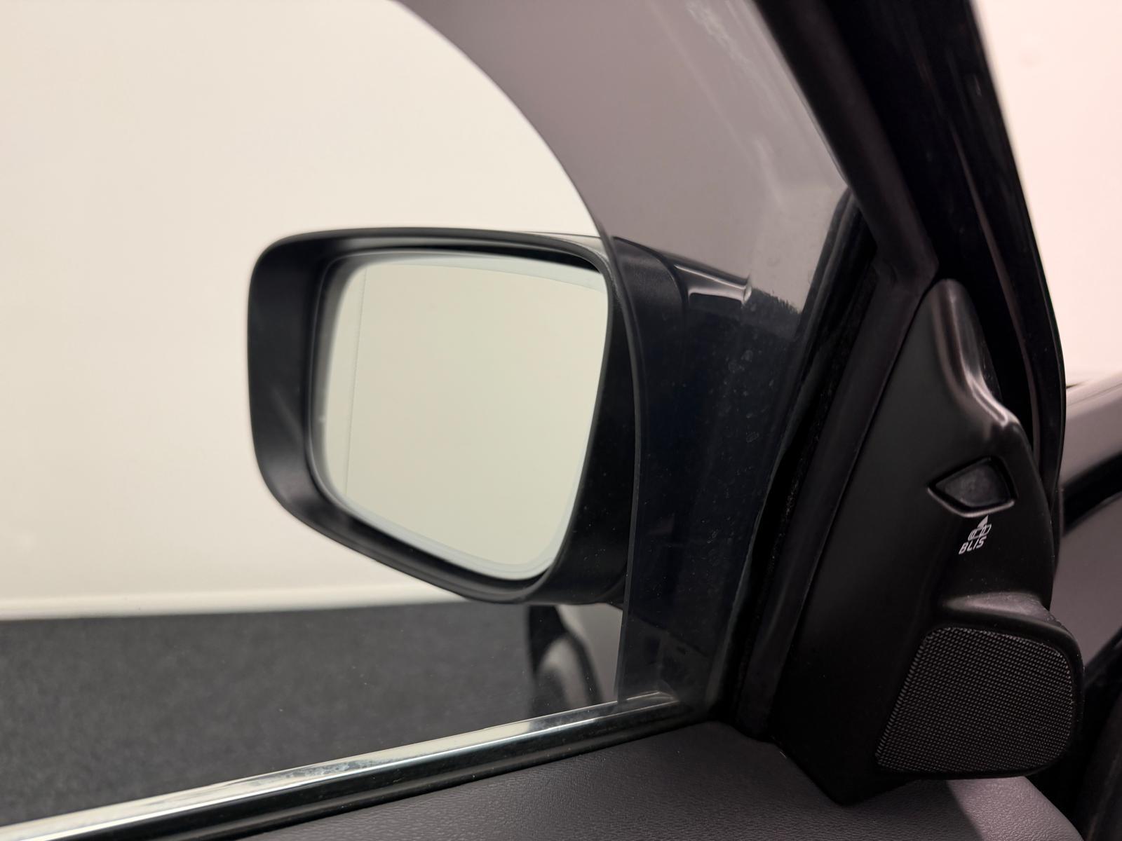 VOLVO XC60 2.4 D5 Summum AWD-image-17