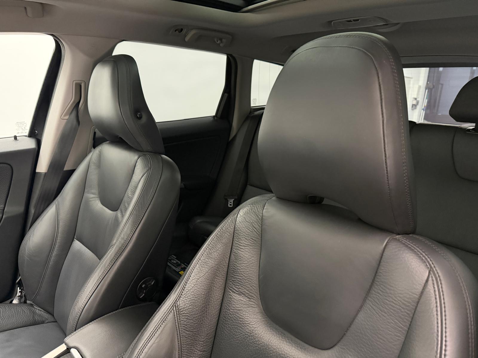 VOLVO XC60 2.4 D5 Summum AWD-image-13