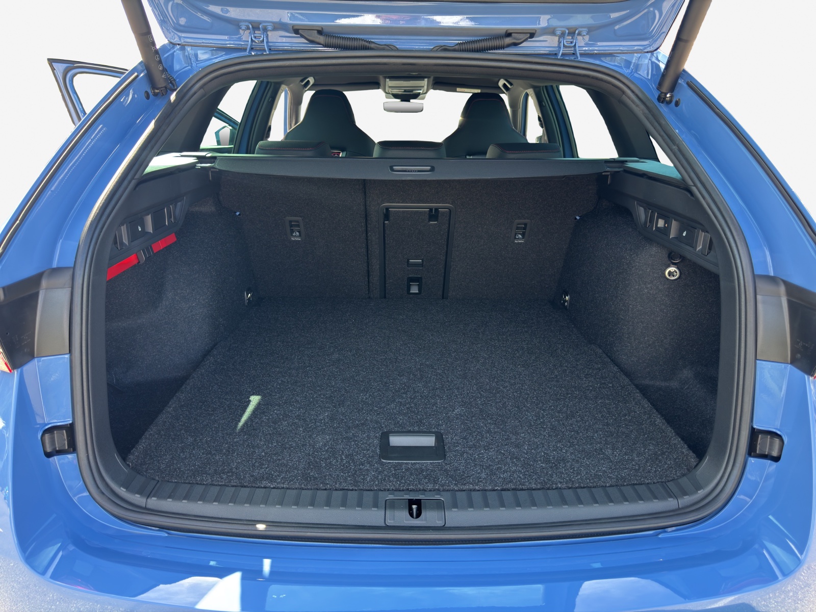 SKODA Octavia RS 30 Years Edition-image-12
