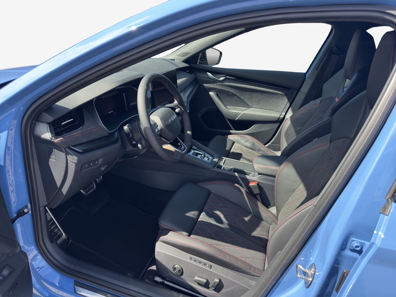 SKODA Octavia RS 30 Years Edition-image-7