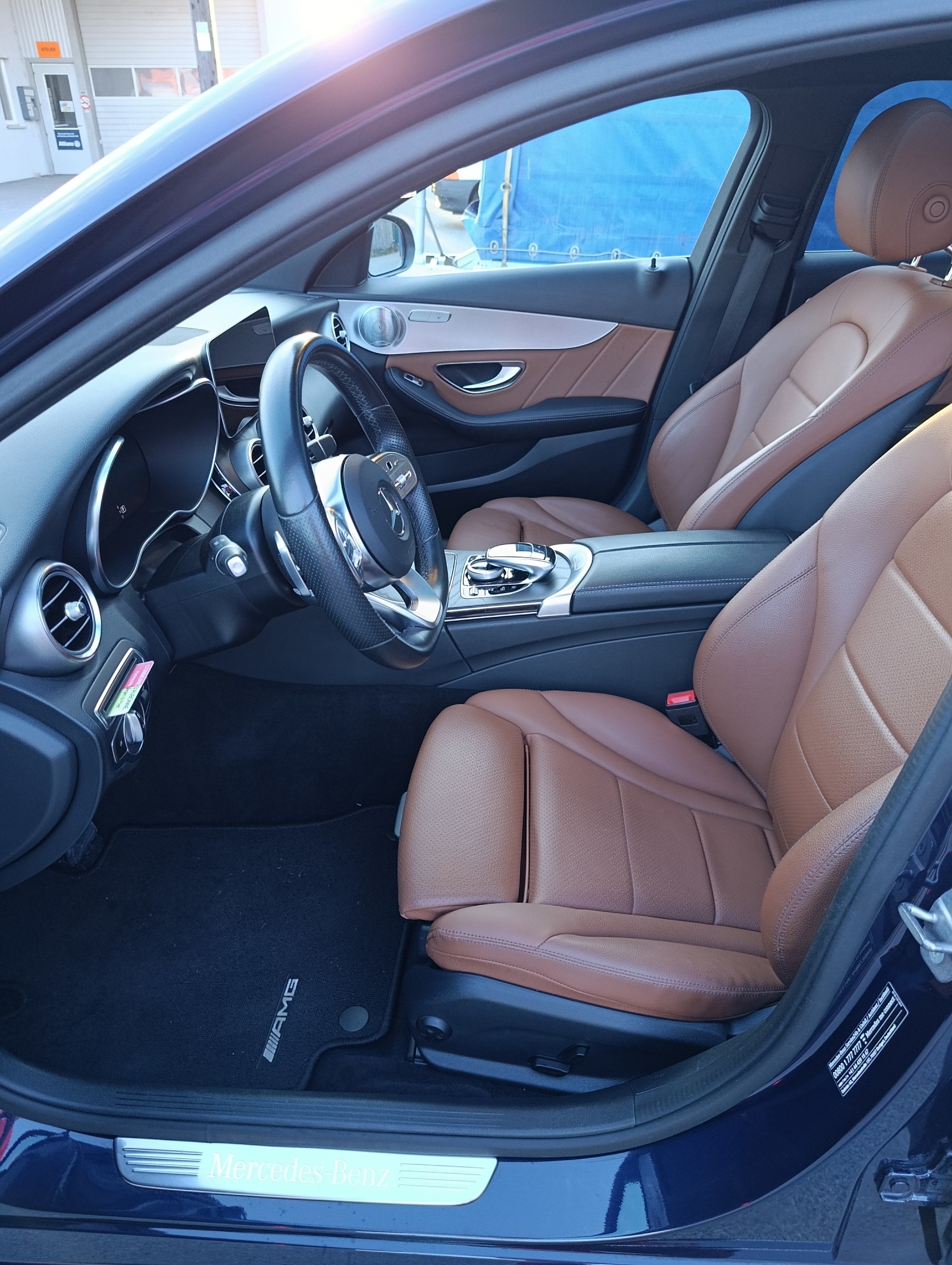 MERCEDES-BENZ C 220 d AMG Line 4matic-image-2