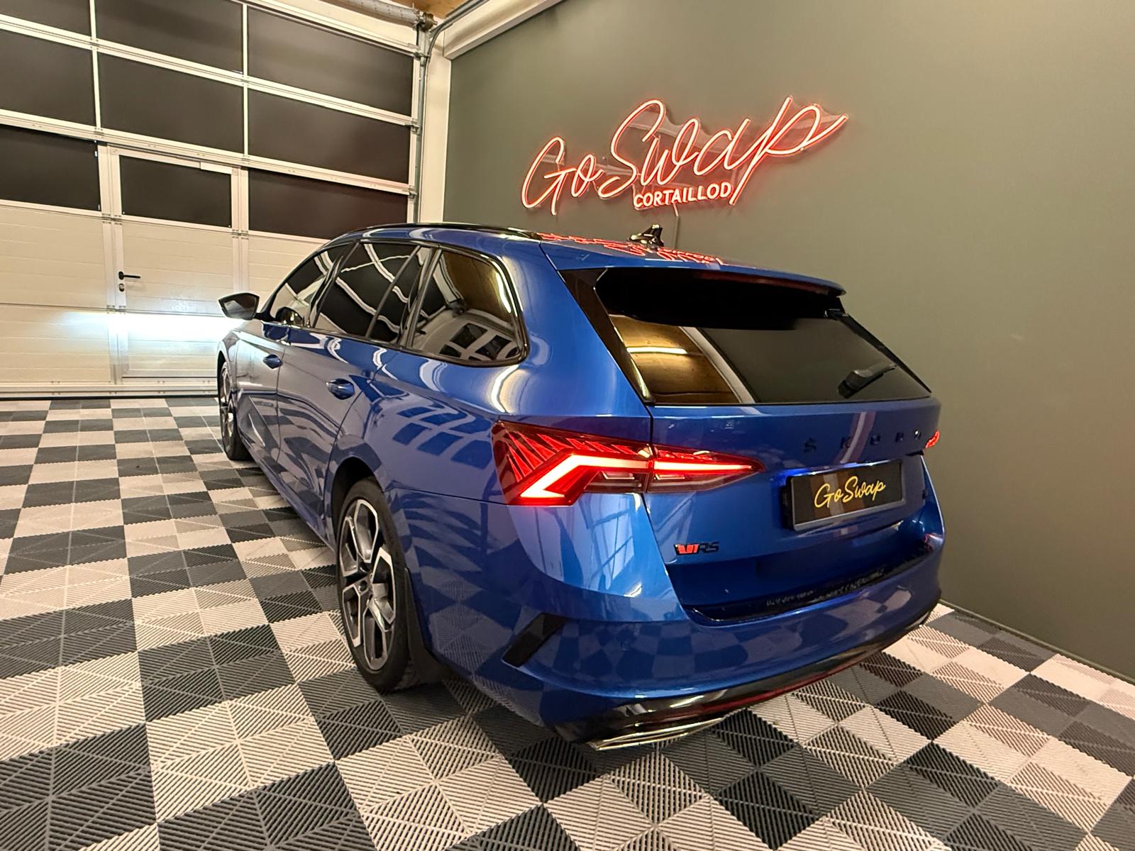 SKODA Octavia Combi 1.4 TSI PHEV DSG RS-image-3