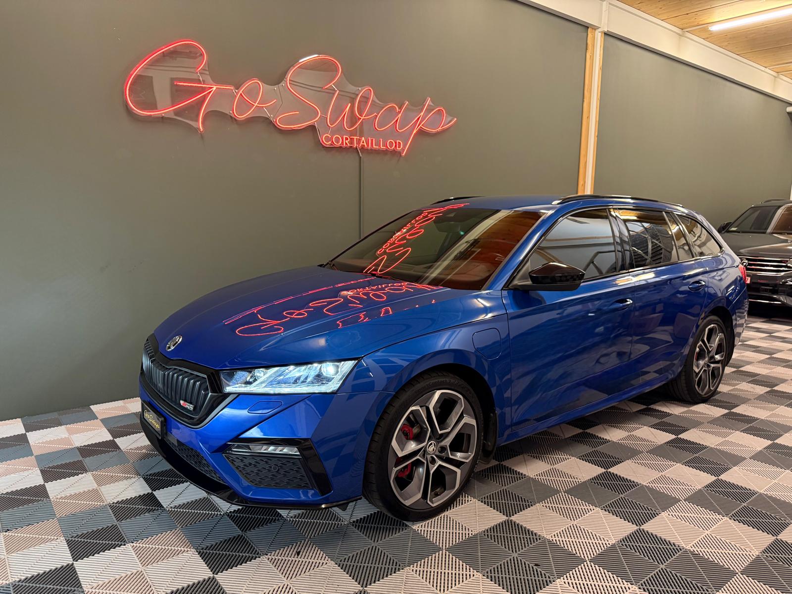 SKODA Octavia Combi 1.4 TSI PHEV DSG RS-image-0