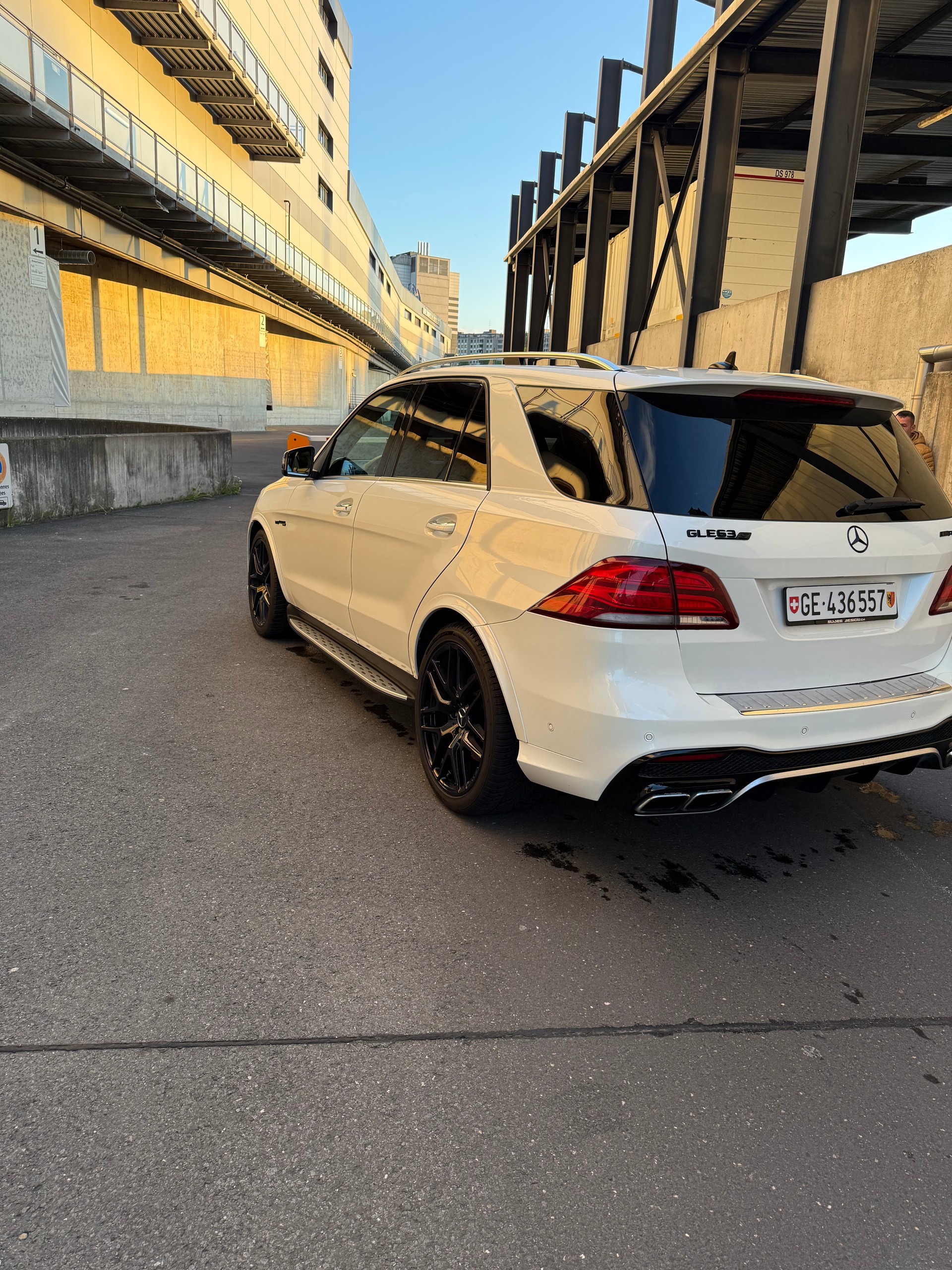 MERCEDES-BENZ GLE 63 V8 S AMG-image-5