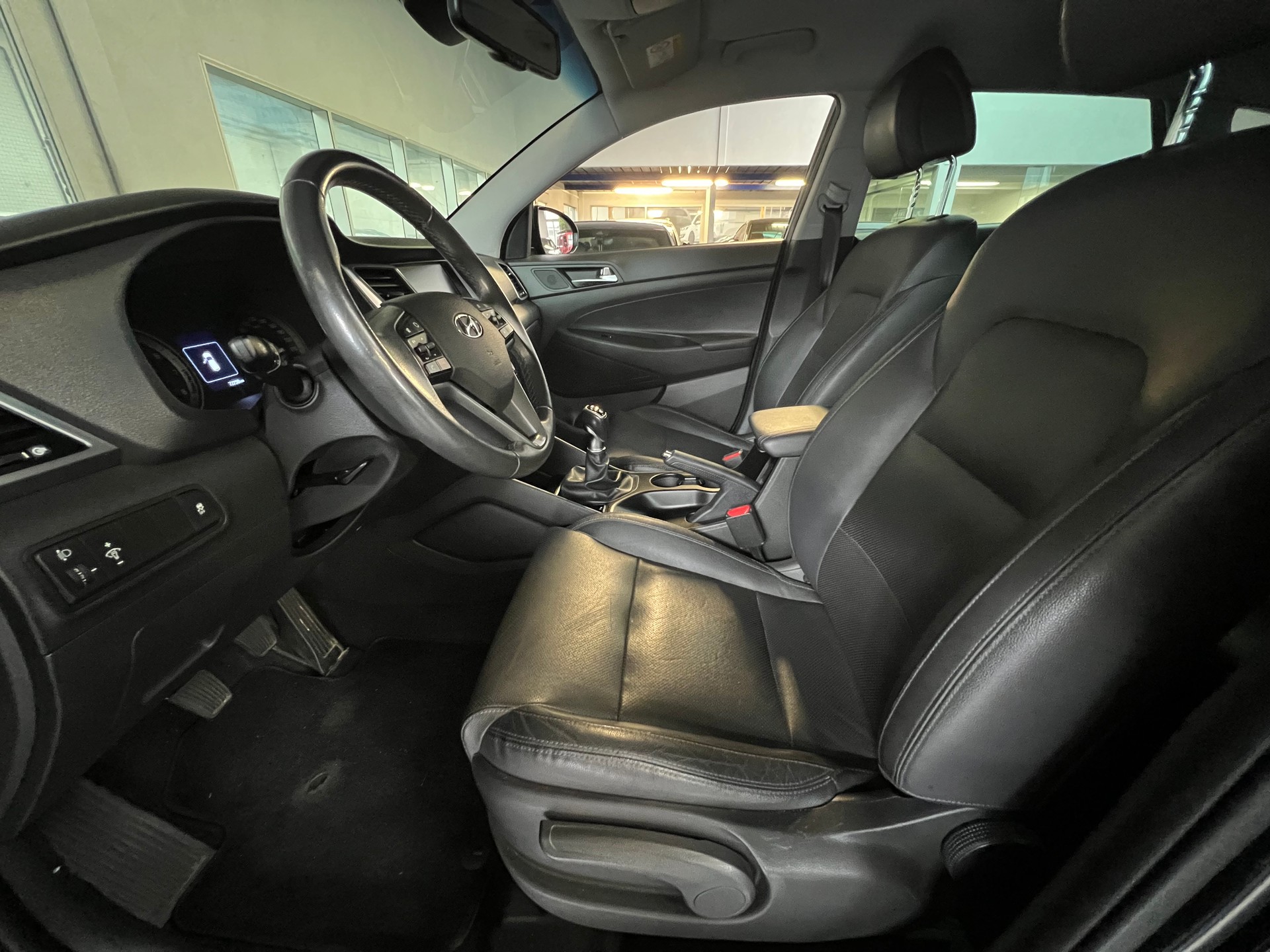 HYUNDAI 1.6i Style-image-8