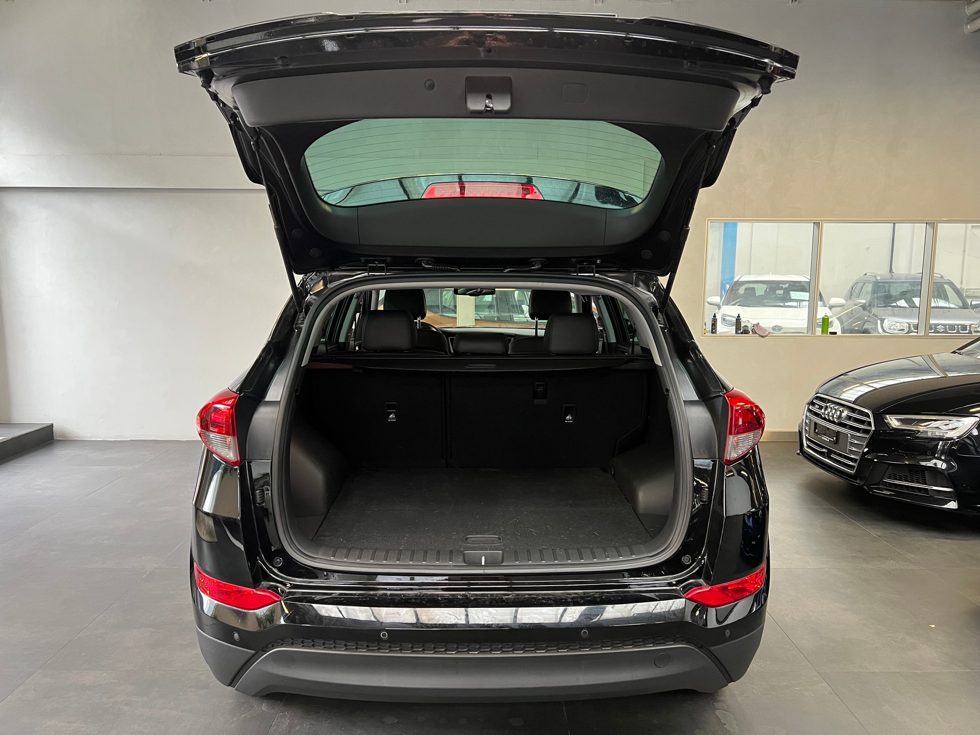 HYUNDAI 1.6i Style-image-10