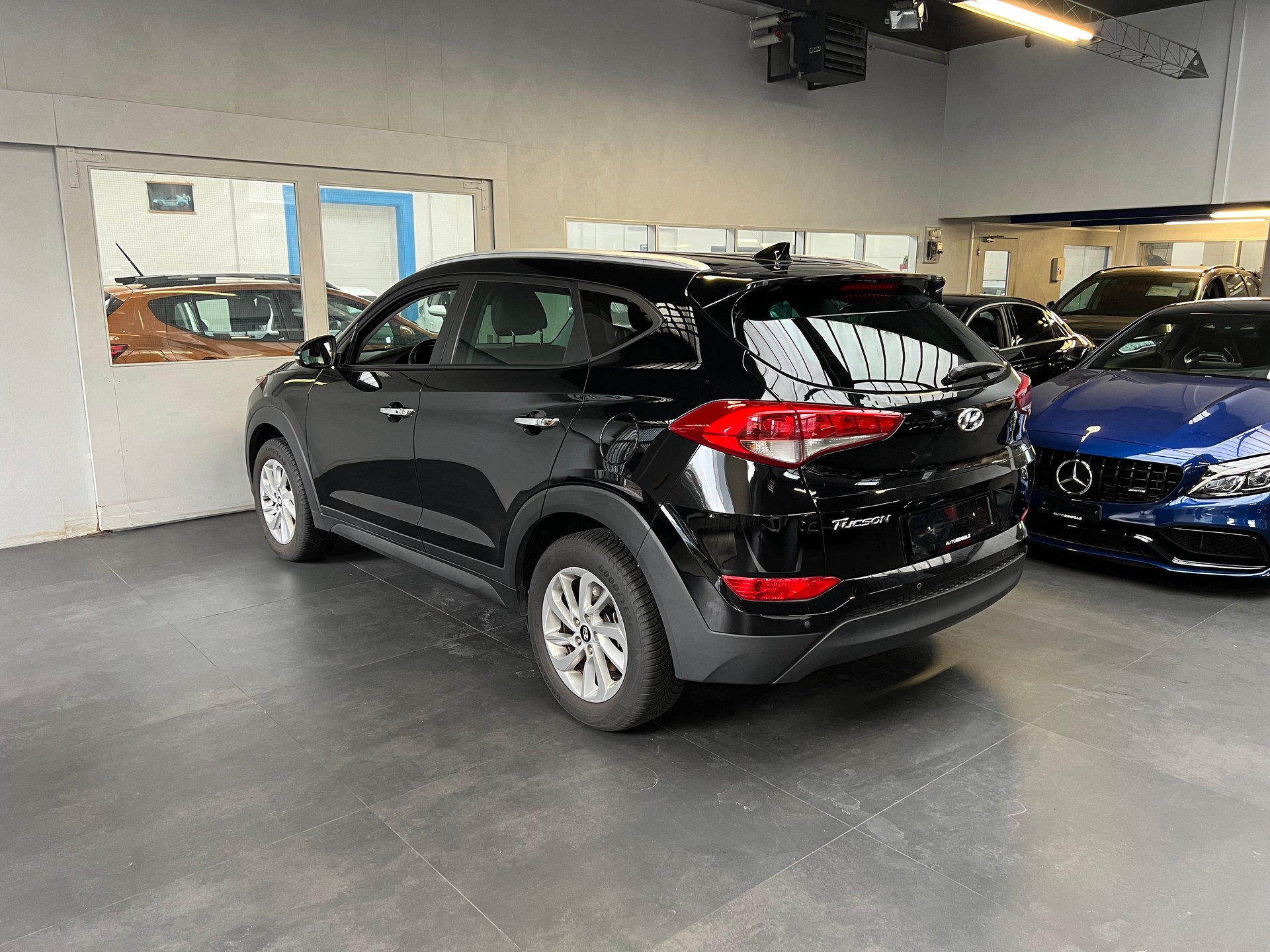 HYUNDAI 1.6i Style-image-1