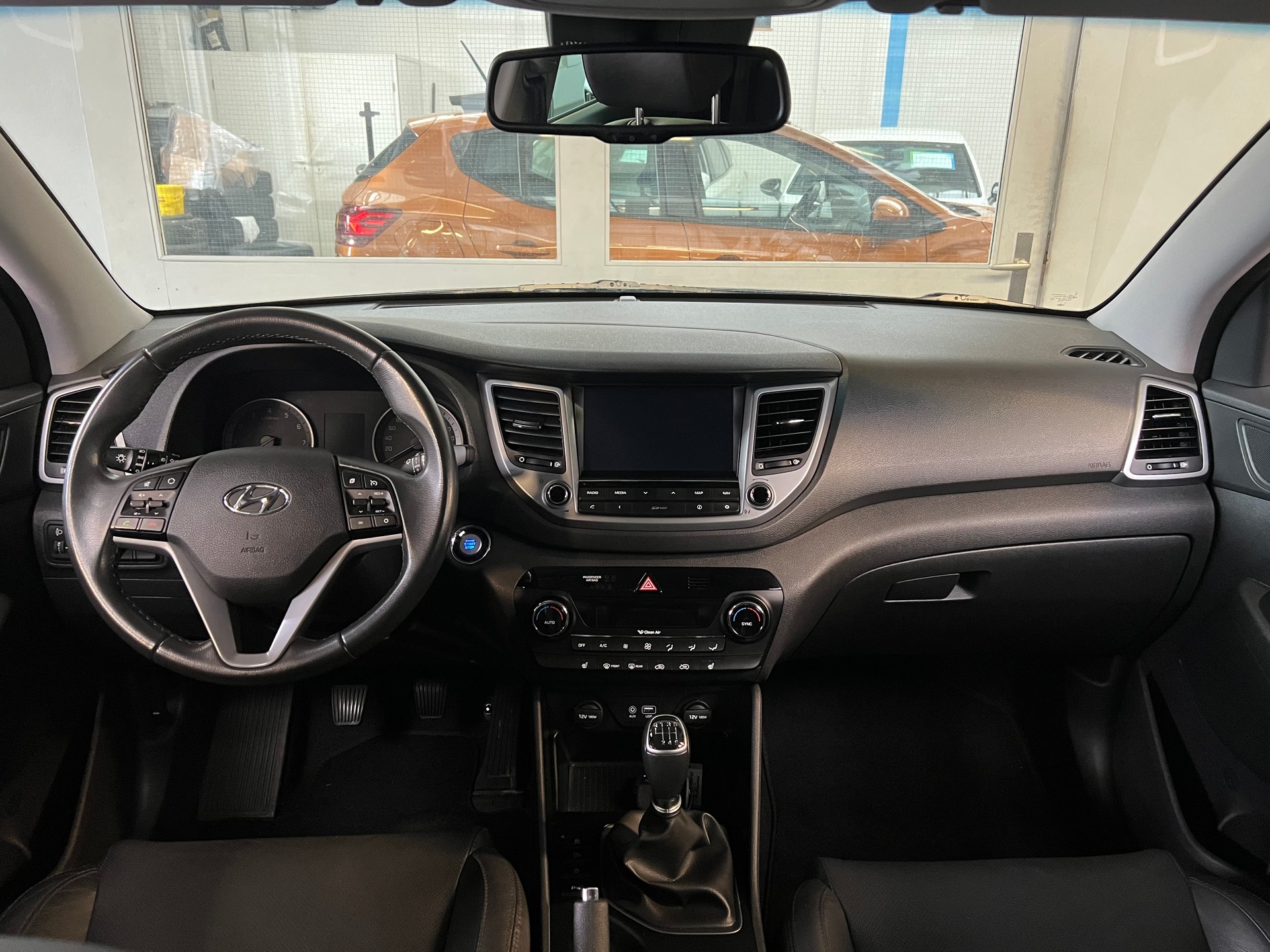 HYUNDAI 1.6i Style-image-4
