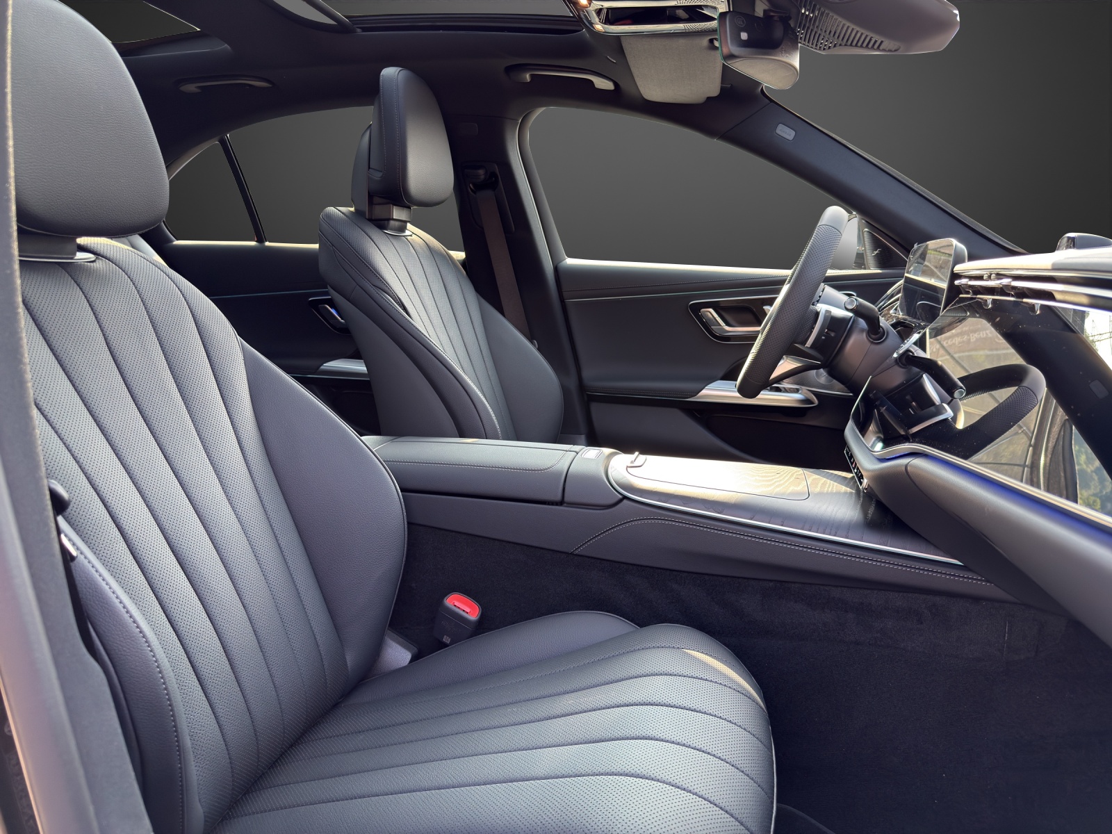 MERCEDES-BENZ E 220 d 4Matic 9G-Tronic-image-11