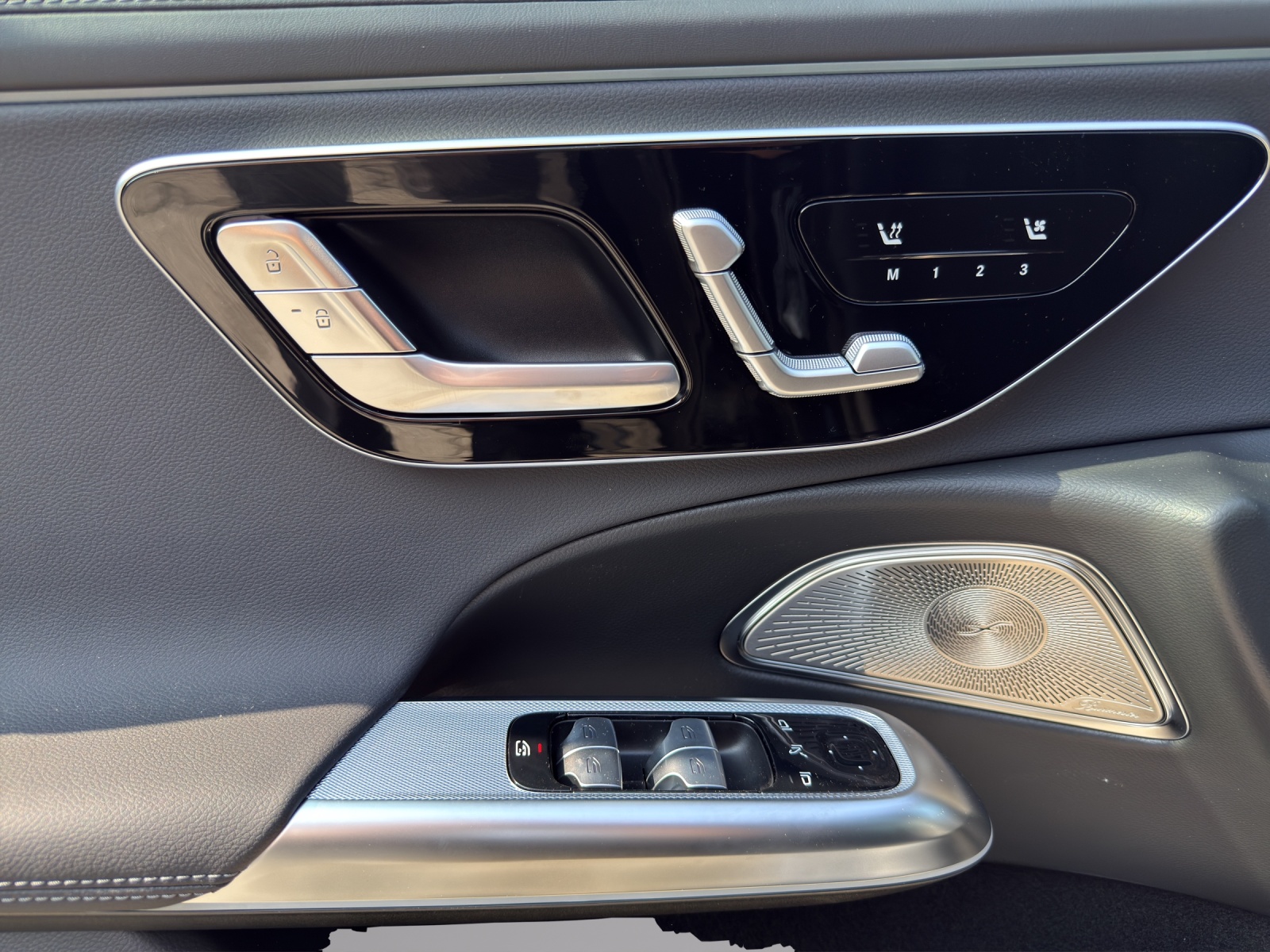 MERCEDES-BENZ E 220 d 4Matic 9G-Tronic-image-12