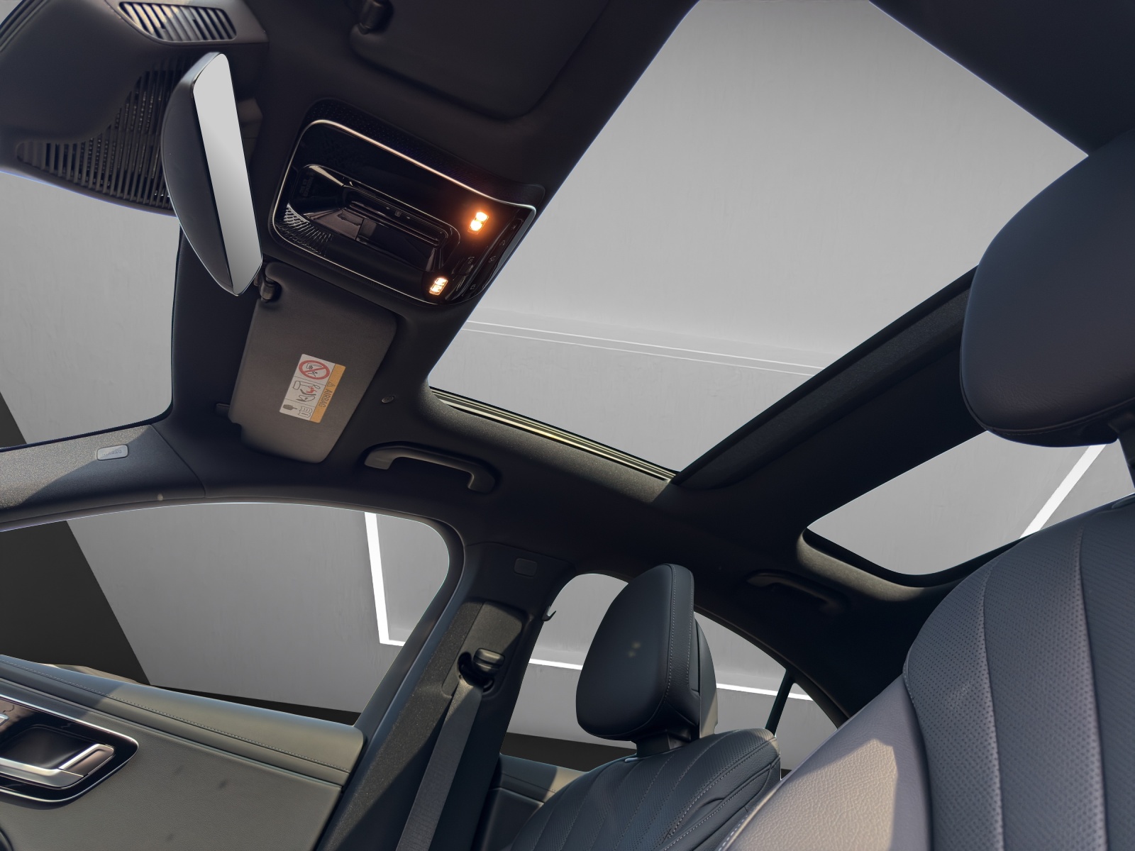 MERCEDES-BENZ E 220 d 4Matic 9G-Tronic-image-13
