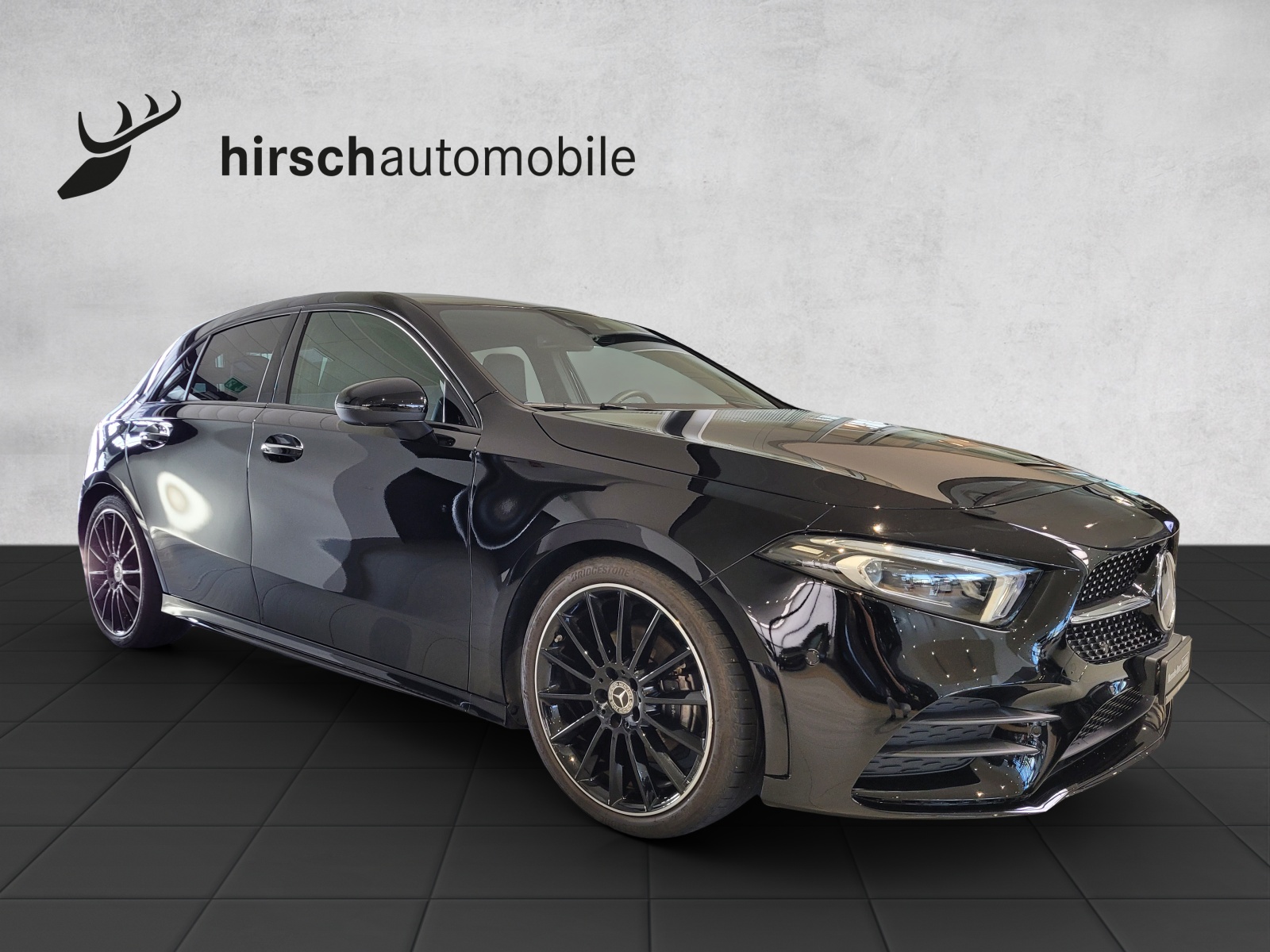 MERCEDES-BENZ A 180 AMG Line 7G-DCT-image-4
