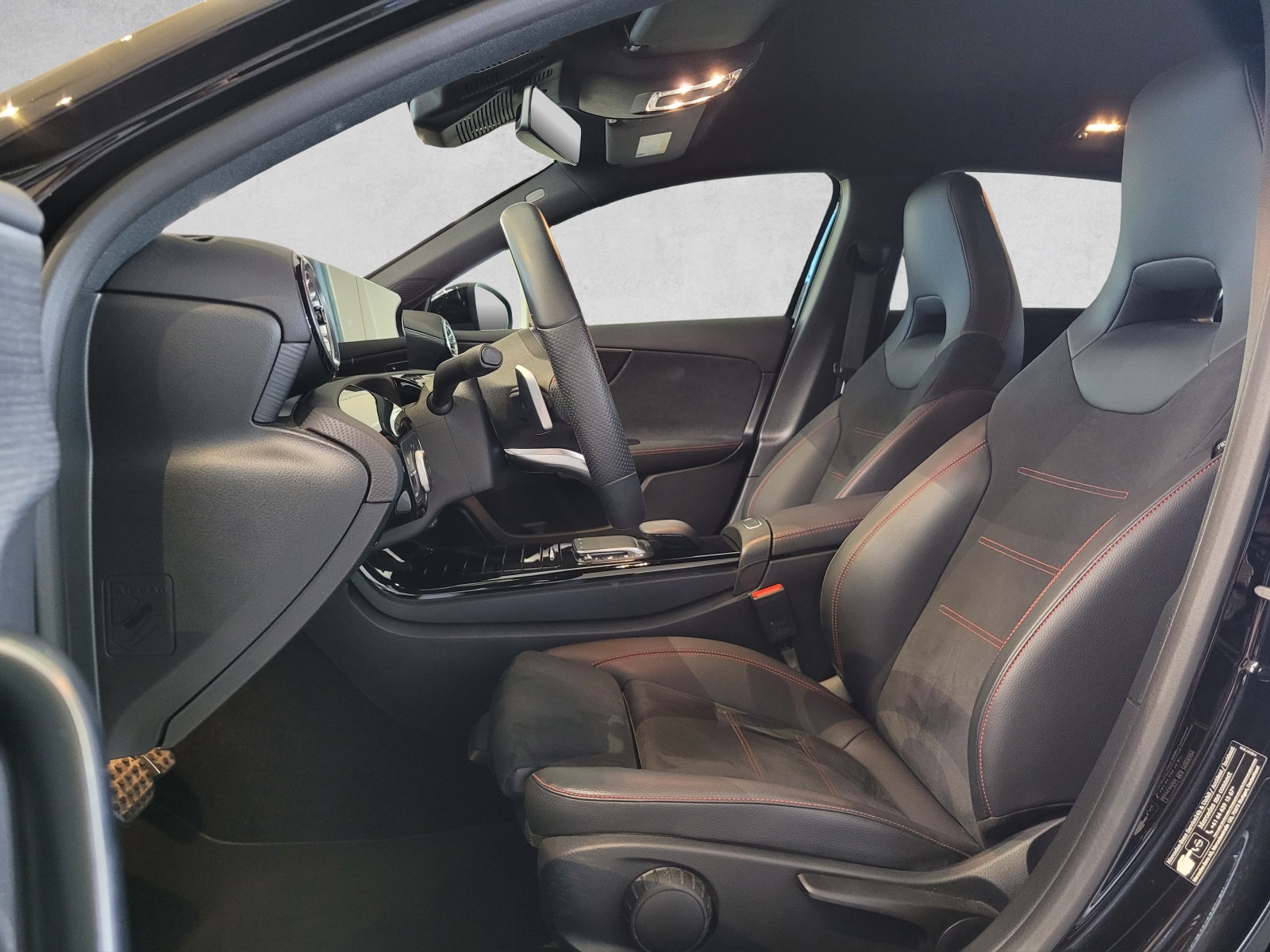 MERCEDES-BENZ A 180 AMG Line 7G-DCT-image-6