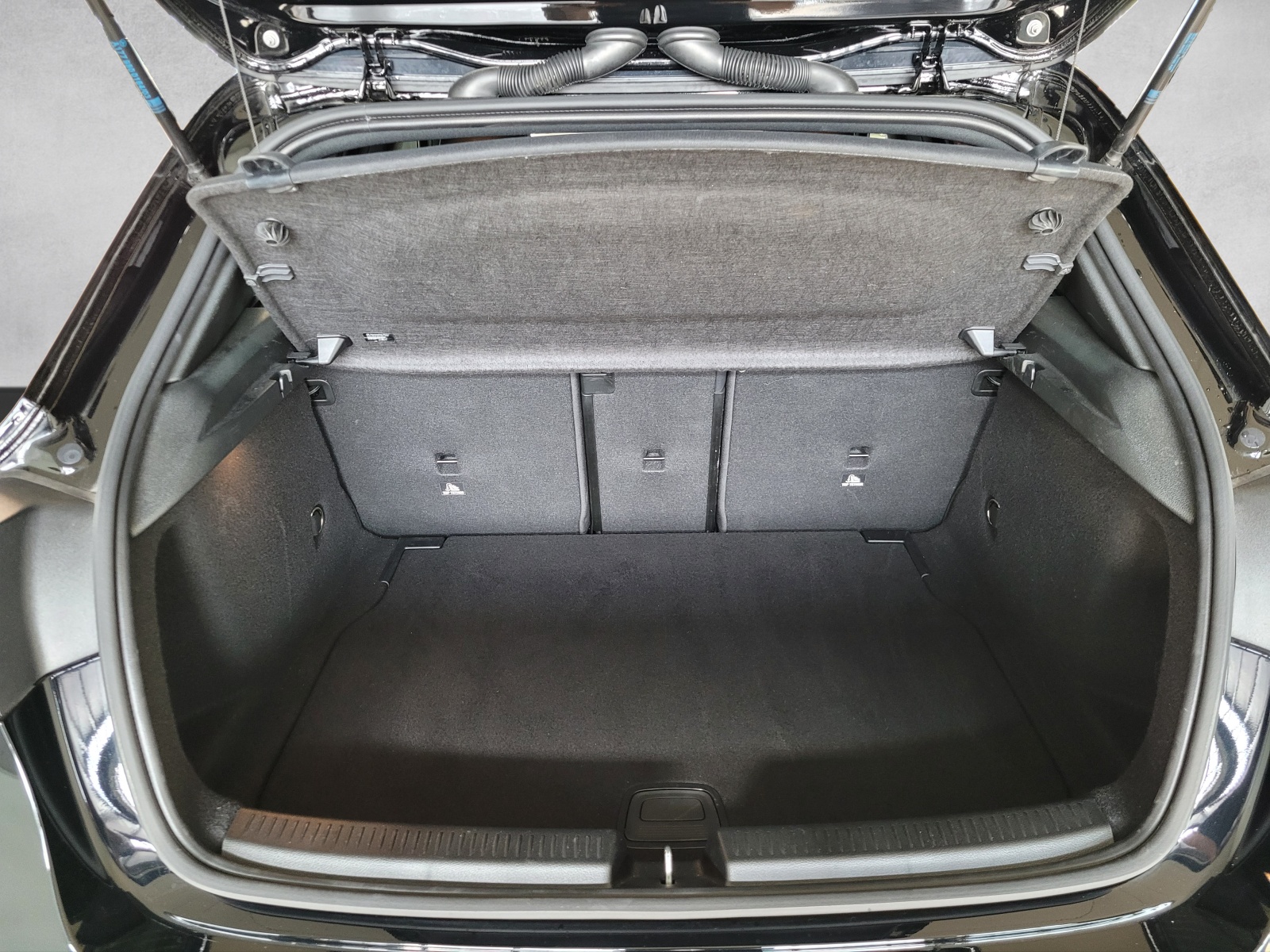 MERCEDES-BENZ A 180 AMG Line 7G-DCT-image-13
