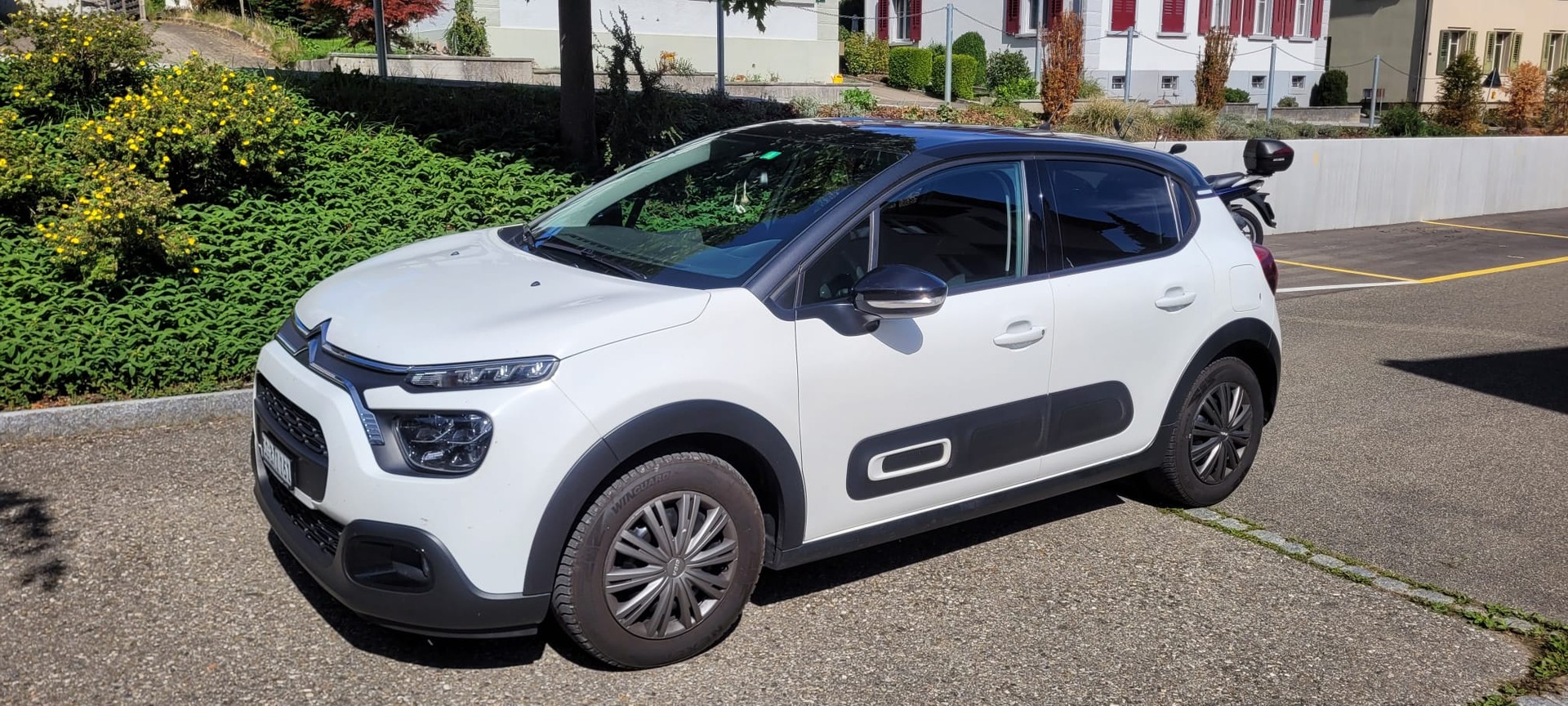CITROEN 1.2 PureTech Shine-image-0