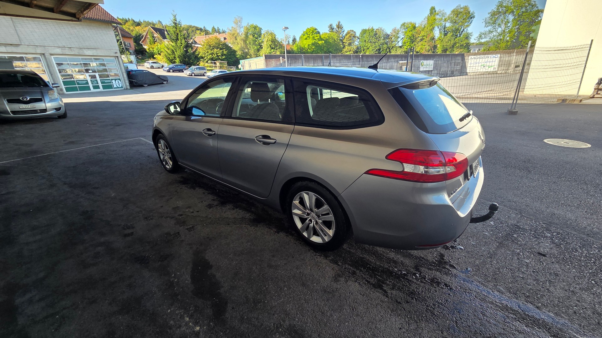 PEUGEOT 308 SW 1.2 THP Business-image-5