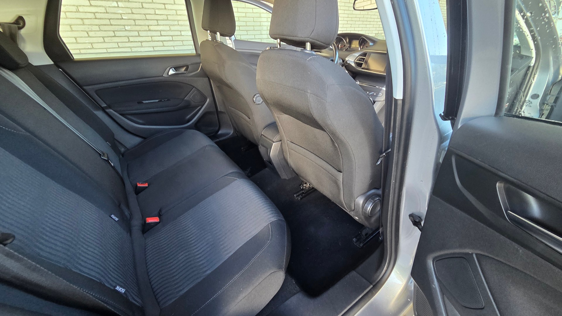 PEUGEOT 308 SW 1.2 THP Business-image-9