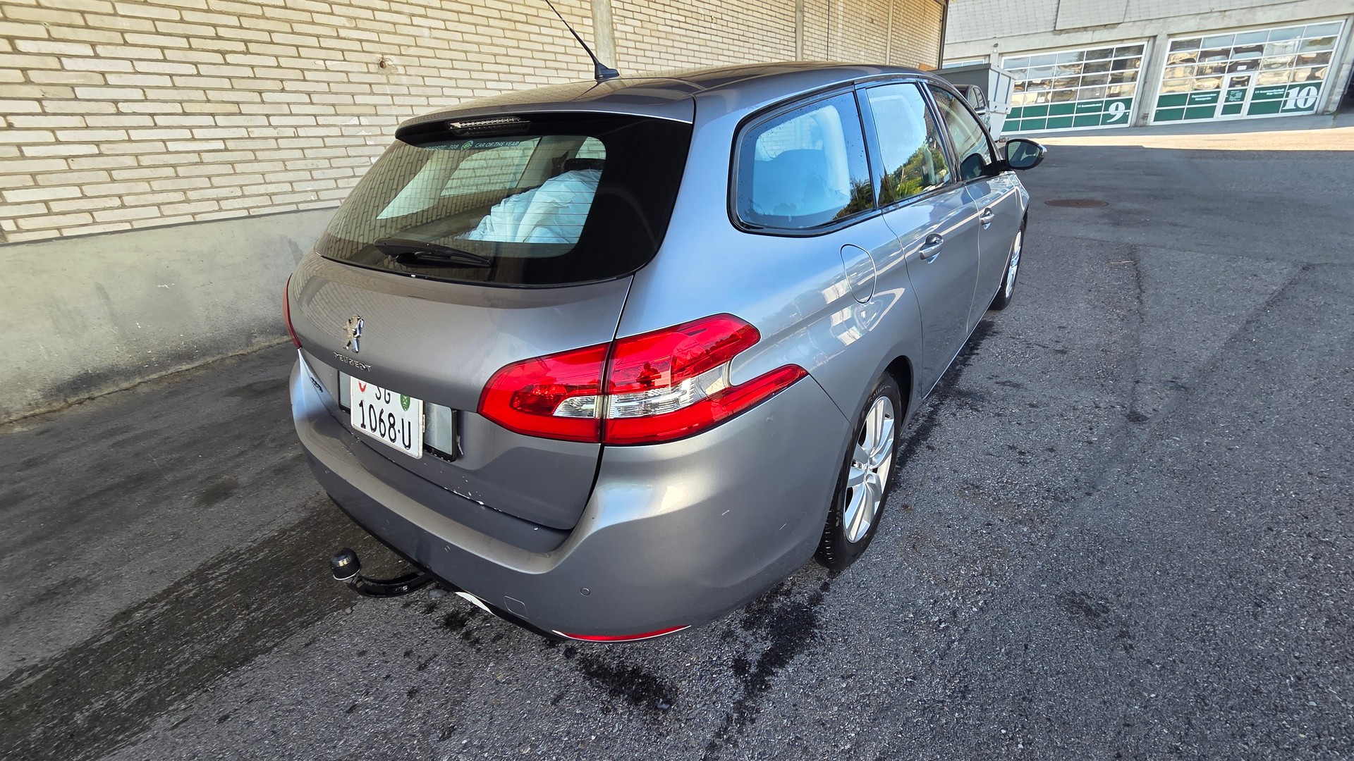PEUGEOT 308 SW 1.2 THP Business-image-2
