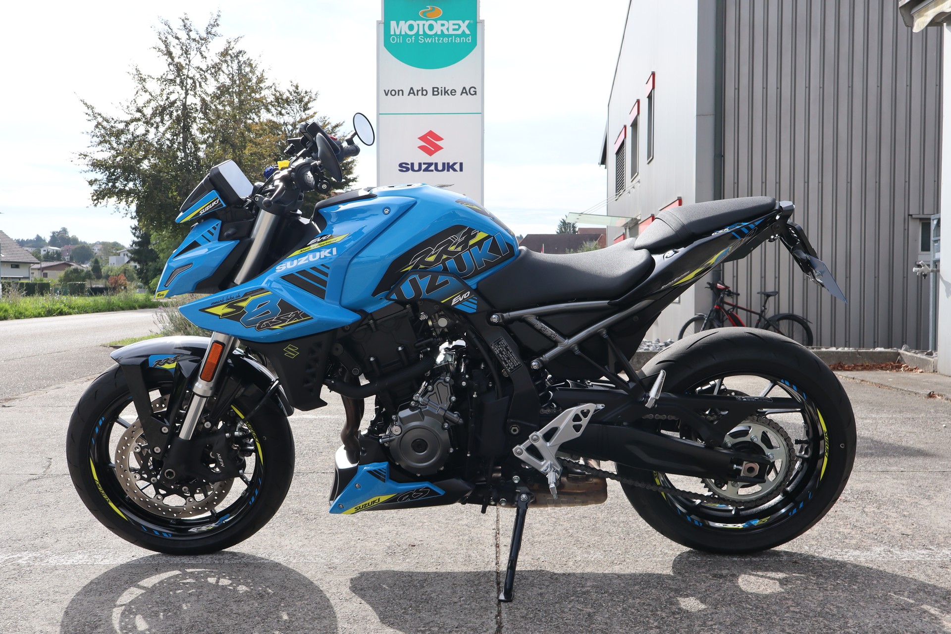 SUZUKI GSX-8S EVO-showroom-element-3