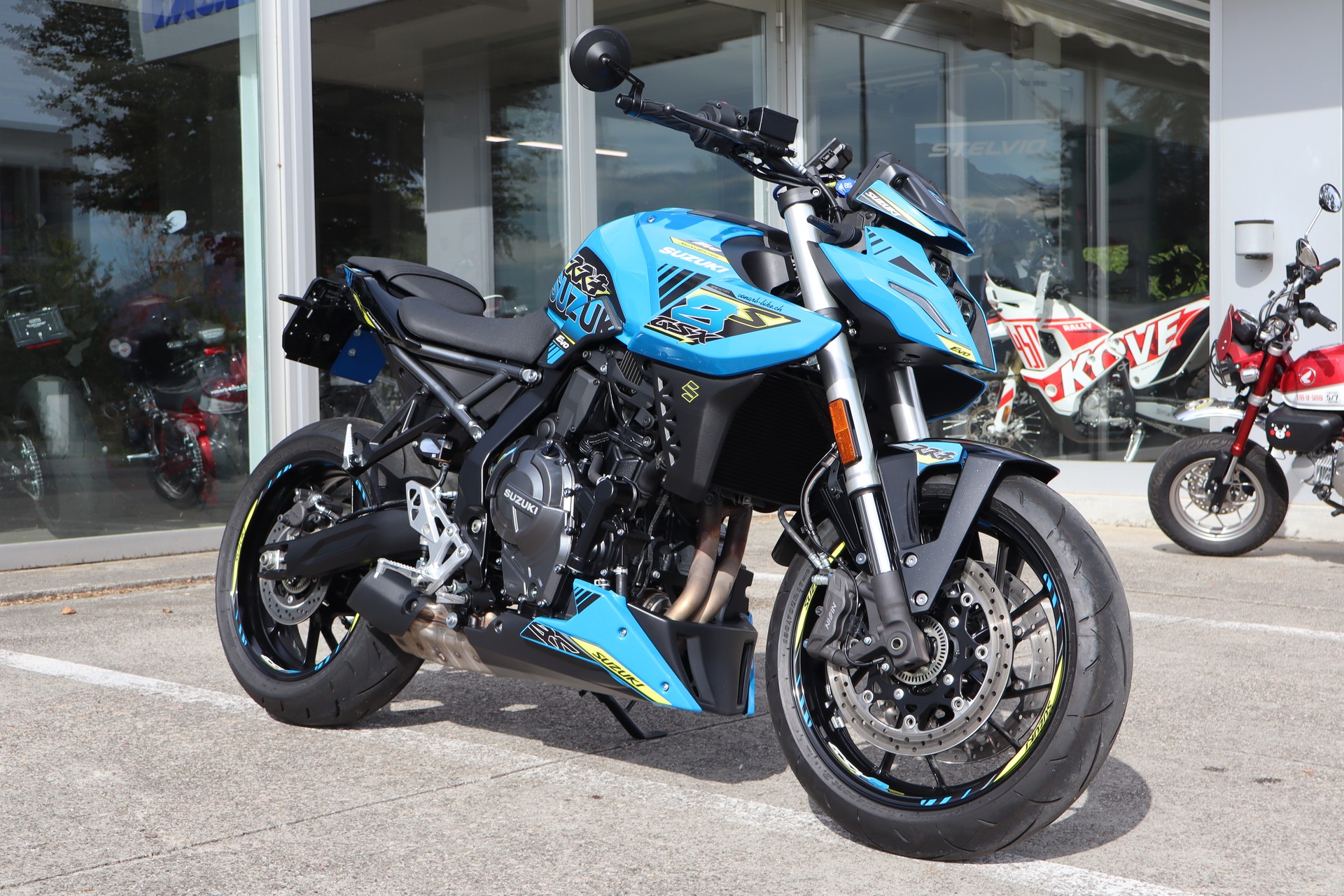 SUZUKI GSX-8S EVO-showroom-element-1