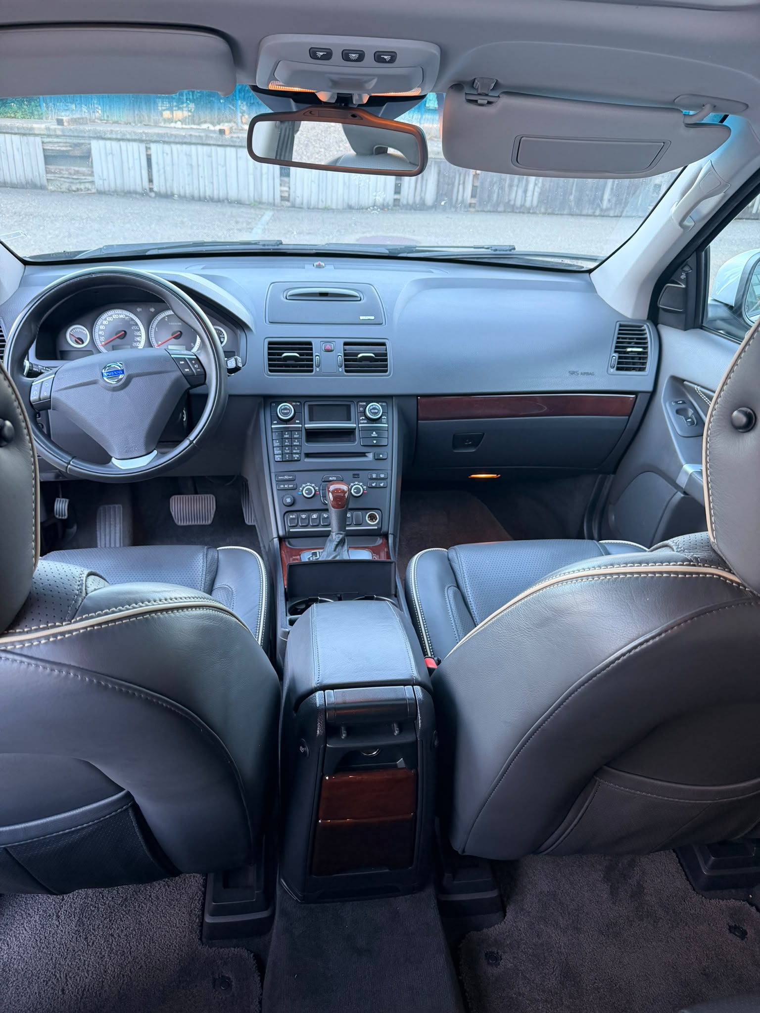 VOLVO XC90 D5 AWD Executive Geartronic-image-8