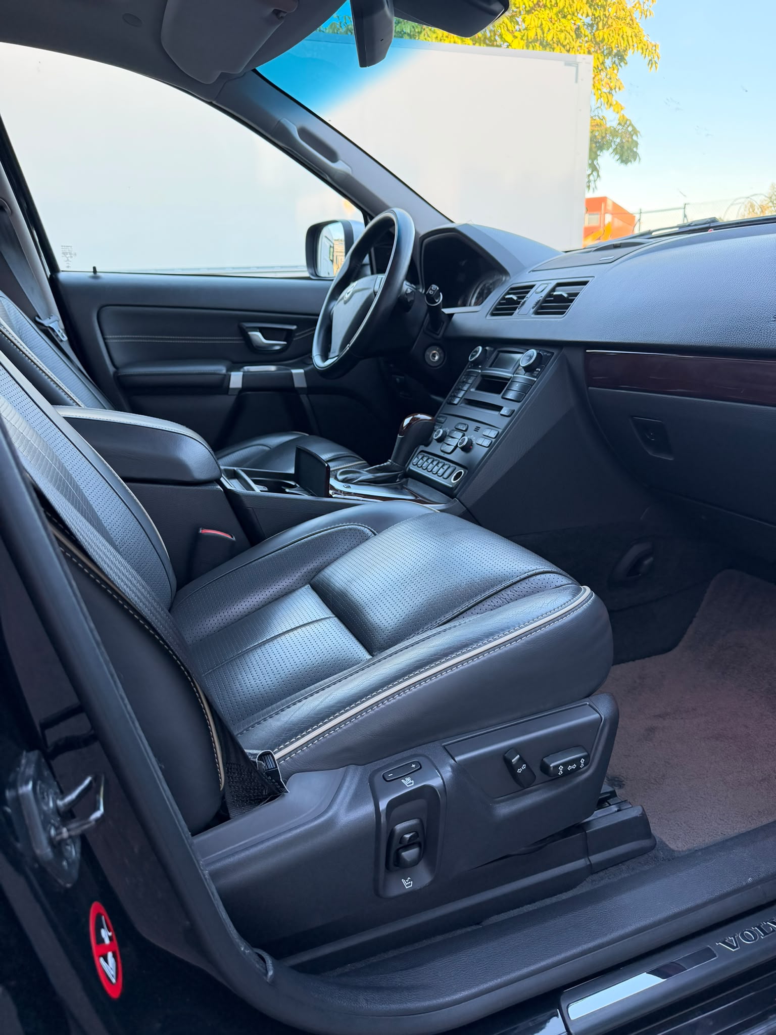 VOLVO XC90 D5 AWD Executive Geartronic-image-6
