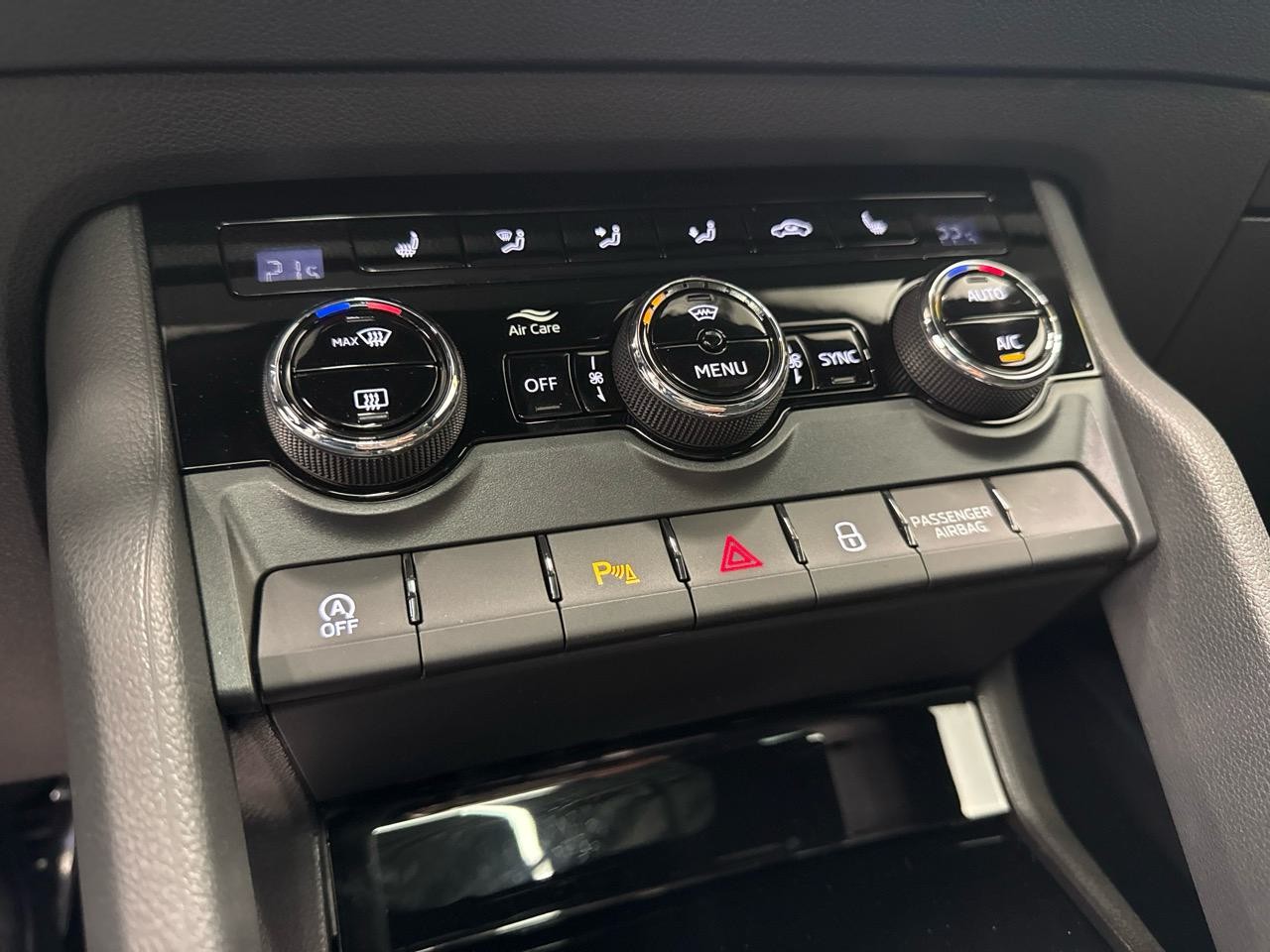 SKODA Karoq 2.0 TSI SportLine 4x4 DSG-image-8