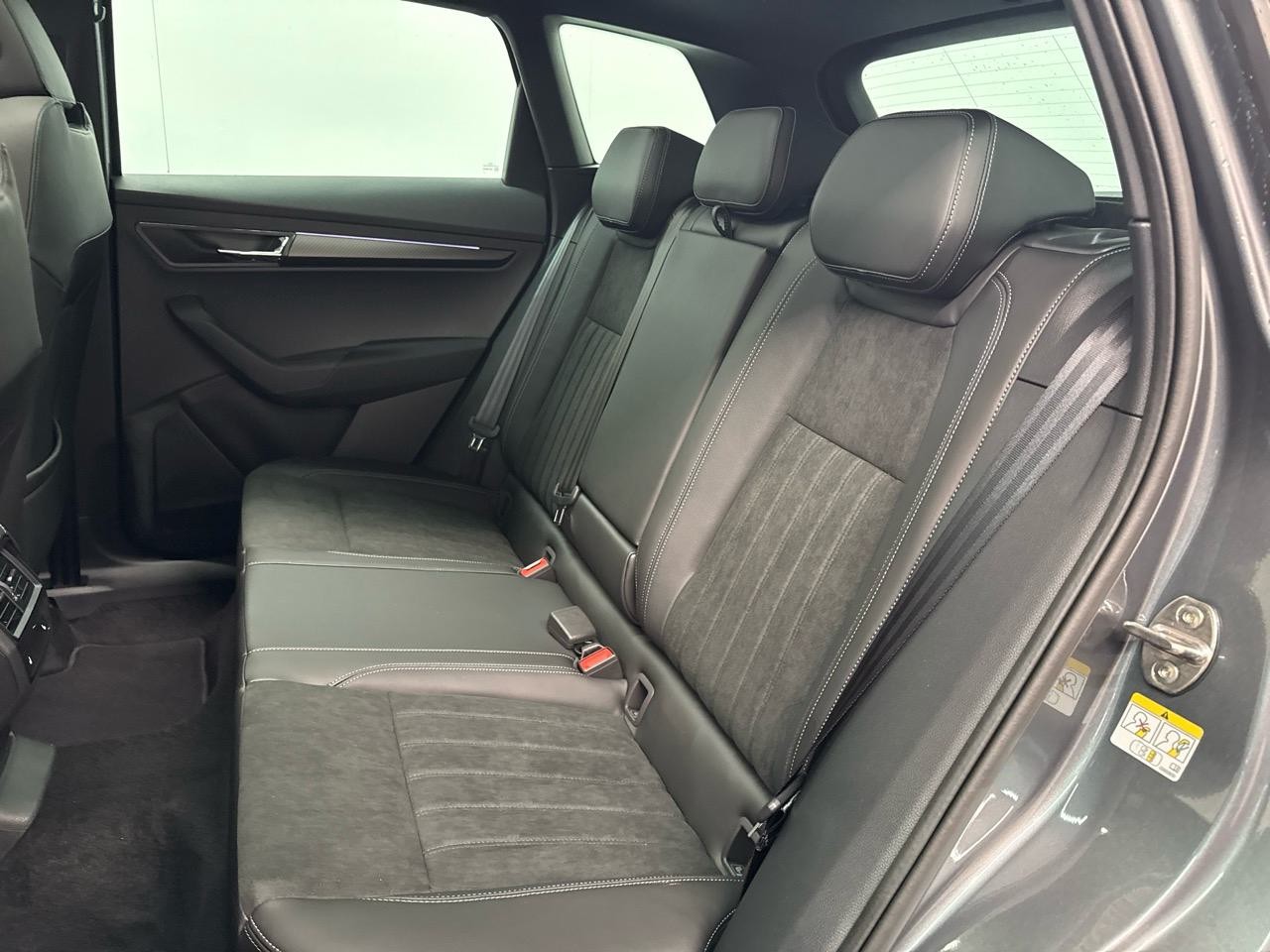 SKODA Karoq 2.0 TSI SportLine 4x4 DSG-image-11