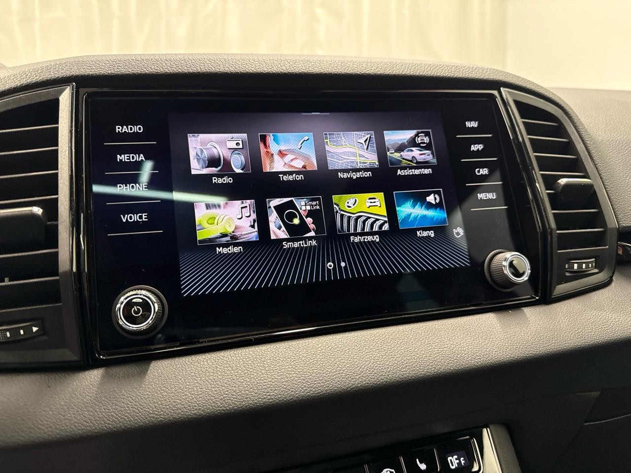 SKODA Karoq 2.0 TSI SportLine 4x4 DSG-image-6