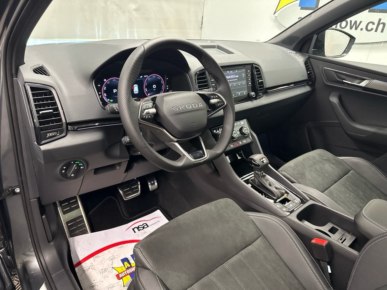 SKODA Karoq 2.0 TSI SportLine 4x4 DSG-showroom-element-2