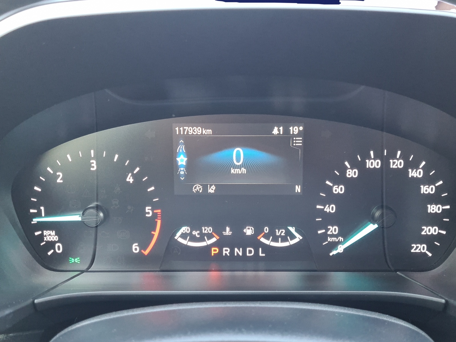 FORD Kuga 2.0 EcoBlue 190 PS Cool & Connect 4x4 AUTOMAT-image-10