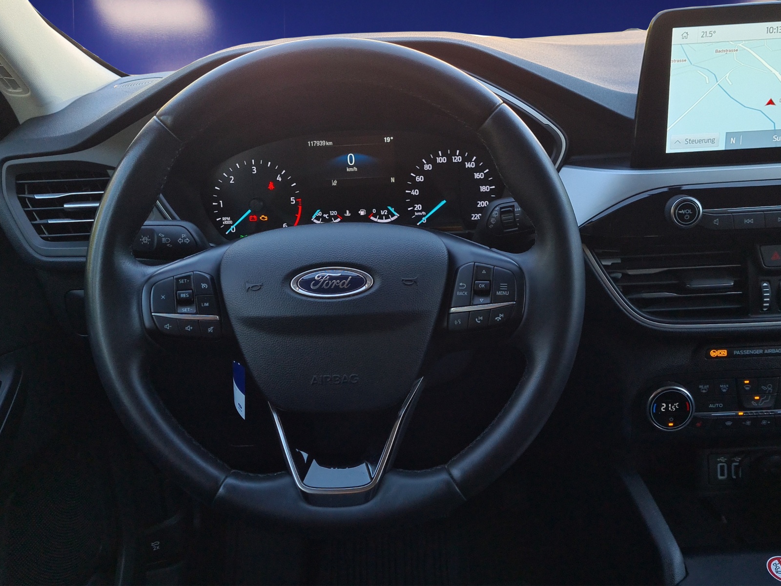 FORD Kuga 2.0 EcoBlue 190 PS Cool & Connect 4x4 AUTOMAT-image-9