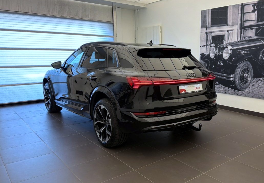 AUDI e-tron S quattro-image-23