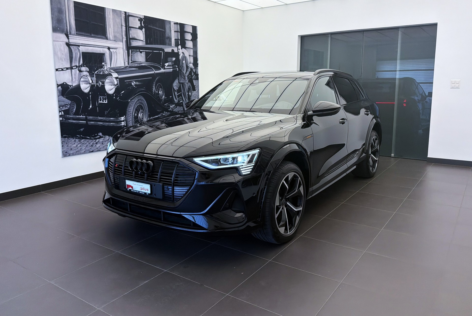 AUDI e-tron S quattro-image-0