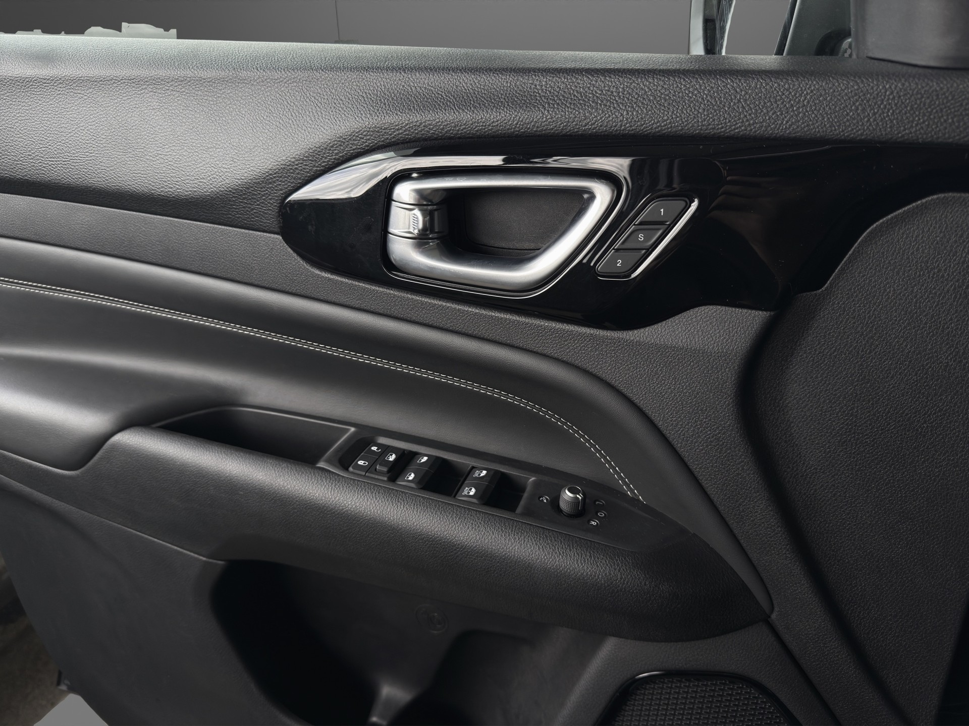 JEEP Compass 1.3 T PHEV 80th Anniversary AWD-image-16