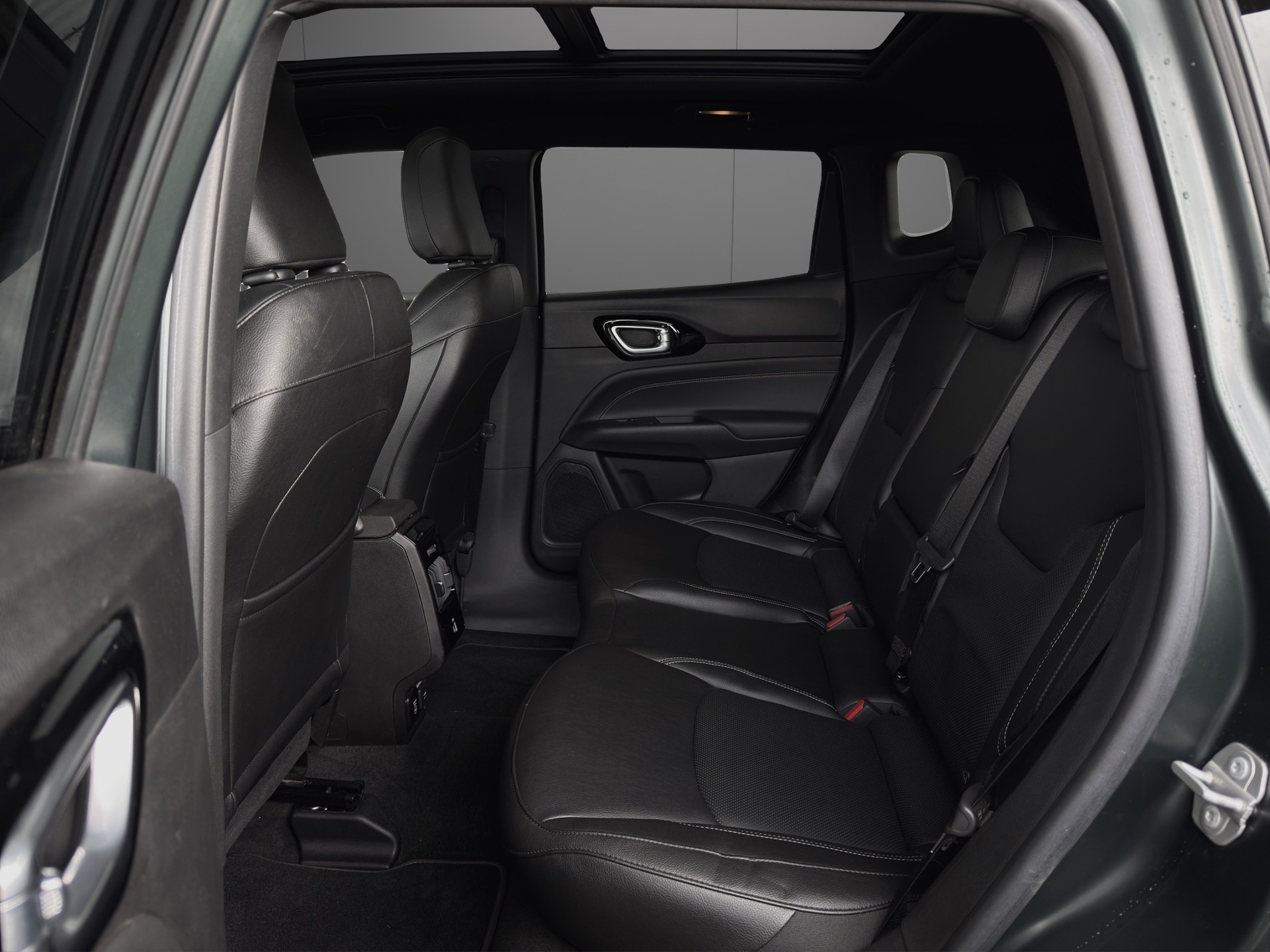 JEEP Compass 1.3 T PHEV 80th Anniversary AWD-image-8