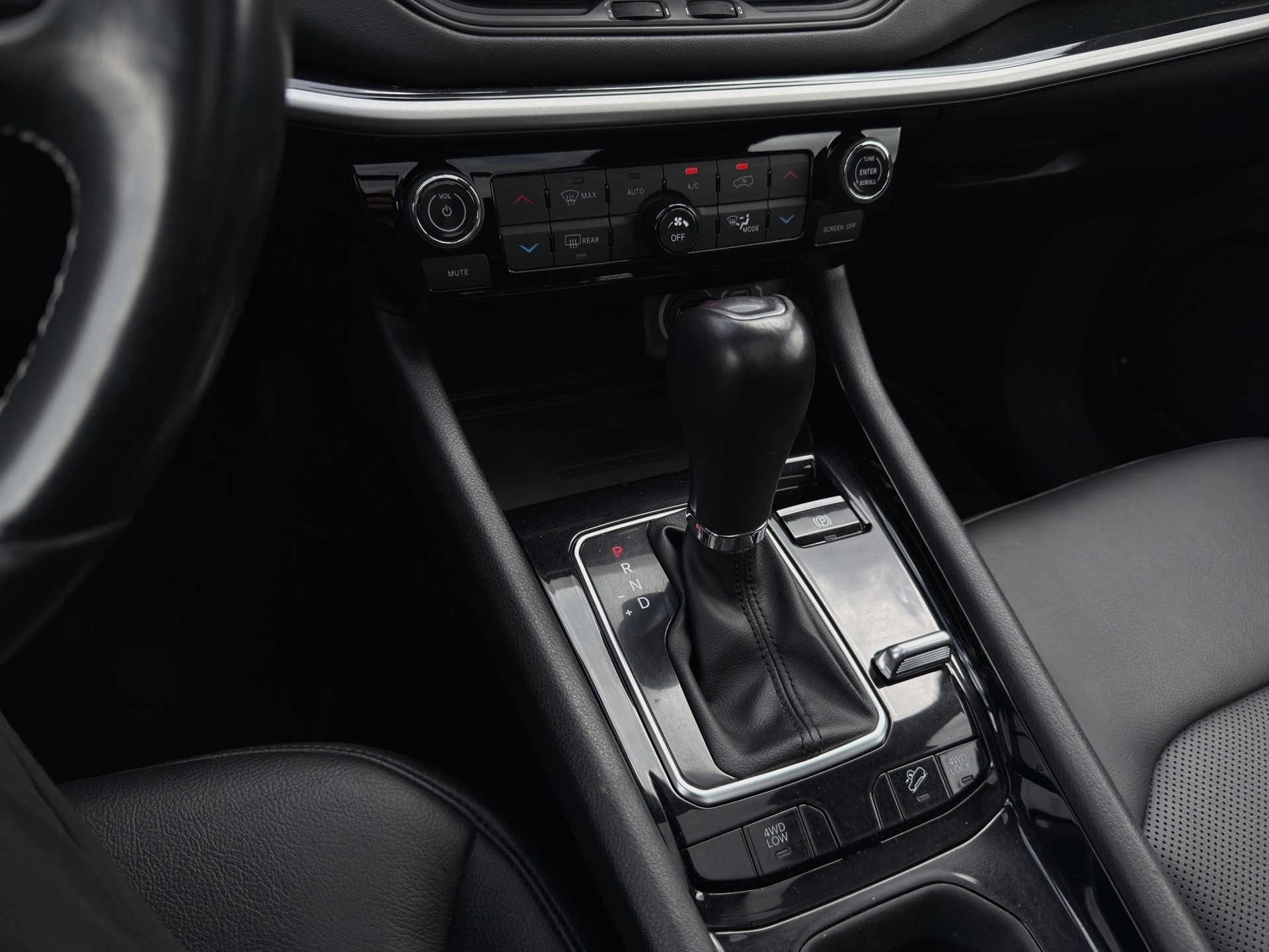 JEEP Compass 1.3 T PHEV 80th Anniversary AWD-image-15