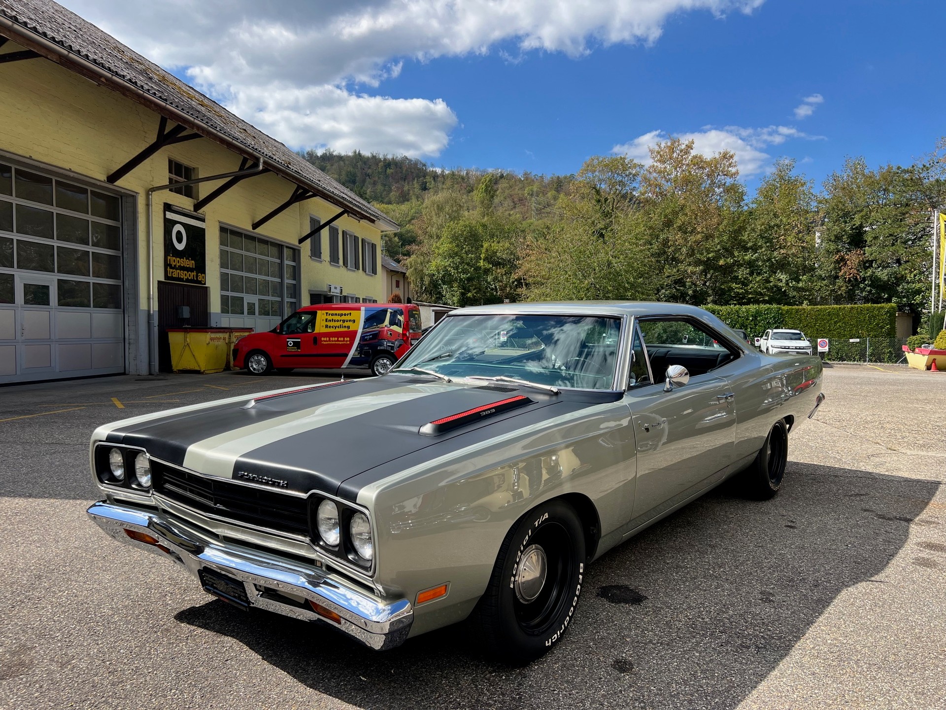 PLYMOUTH Roadrunner-image-1