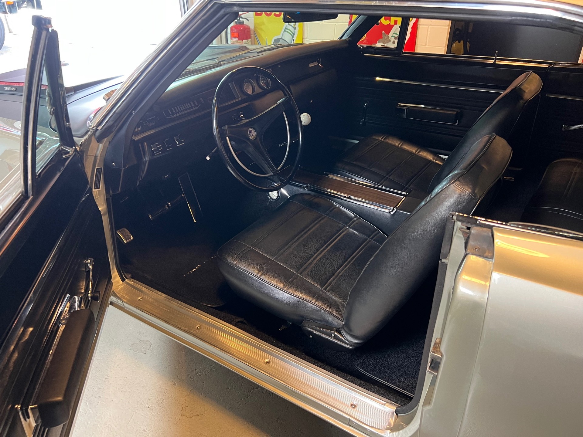PLYMOUTH Roadrunner-image-10