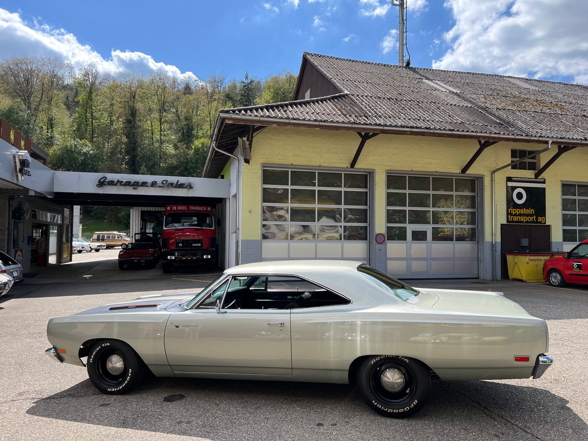 PLYMOUTH Roadrunner-image-2