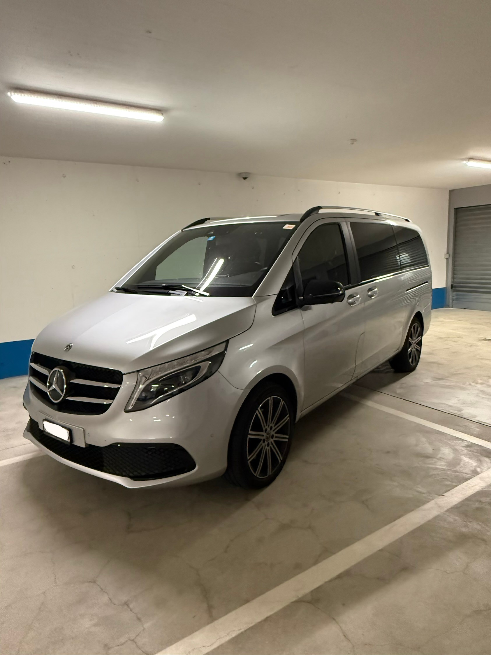 MERCEDES-BENZ V 250 d Trend lang-image-0