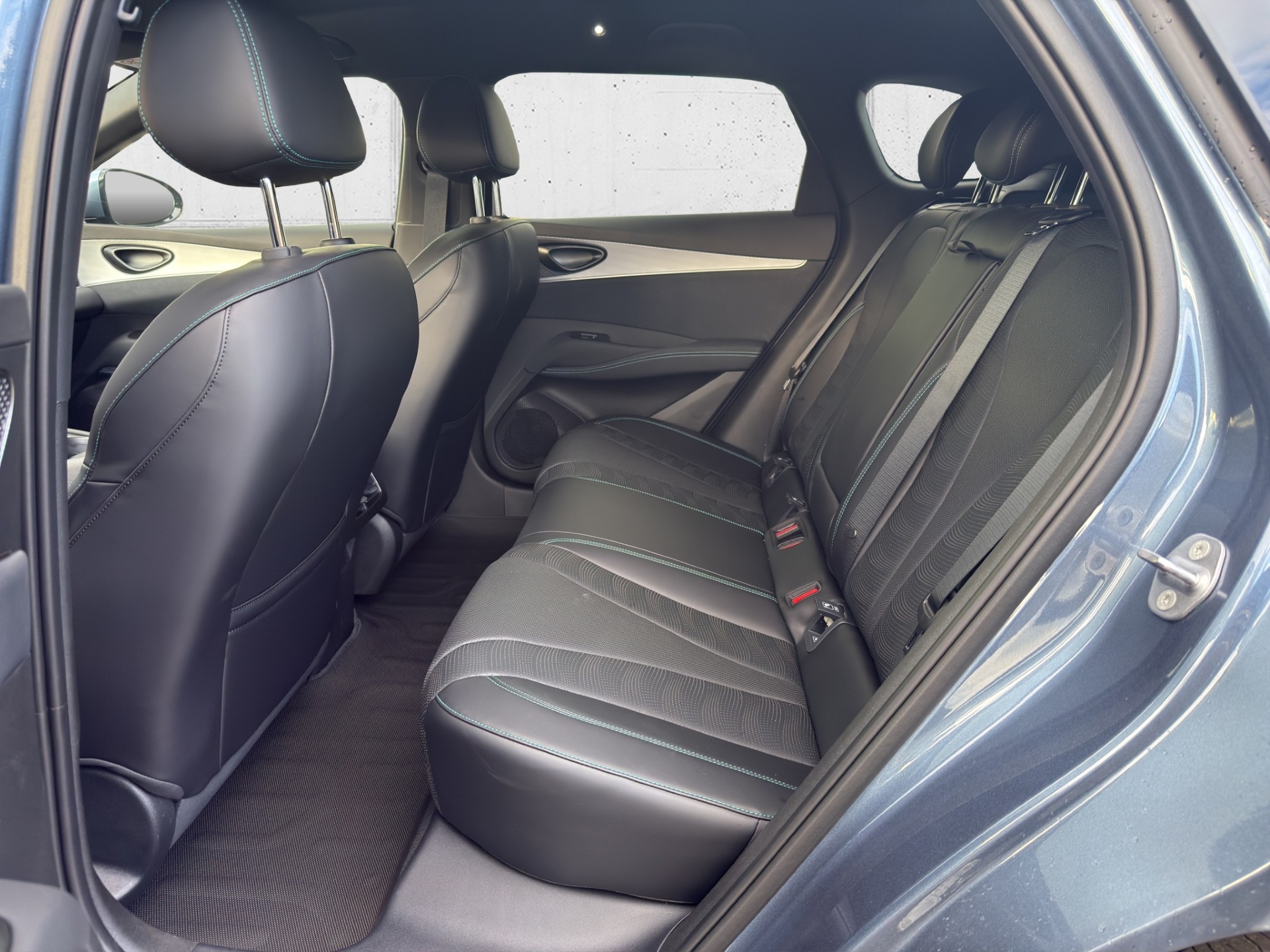 BYD Seal 6 DM-i Touring Comfort-image-12