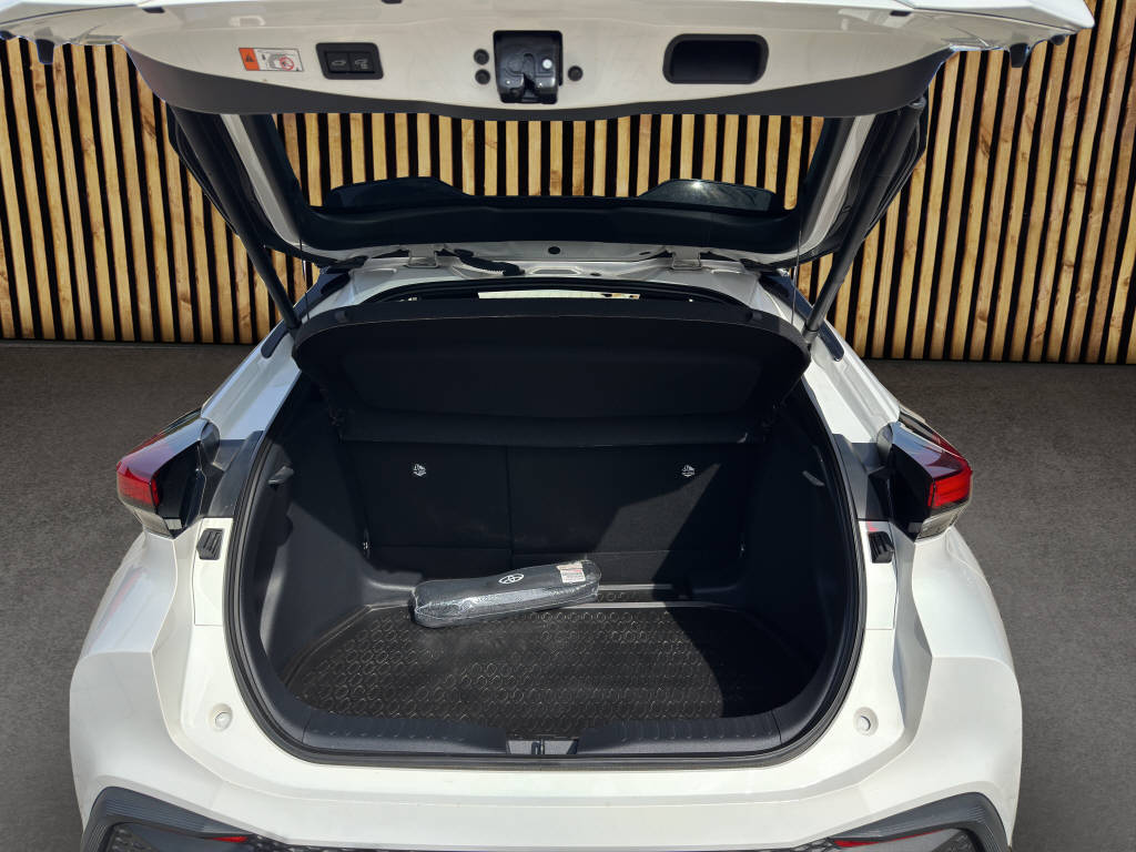 TOYOTA C-HR 1.8 HEV Trend-image-14