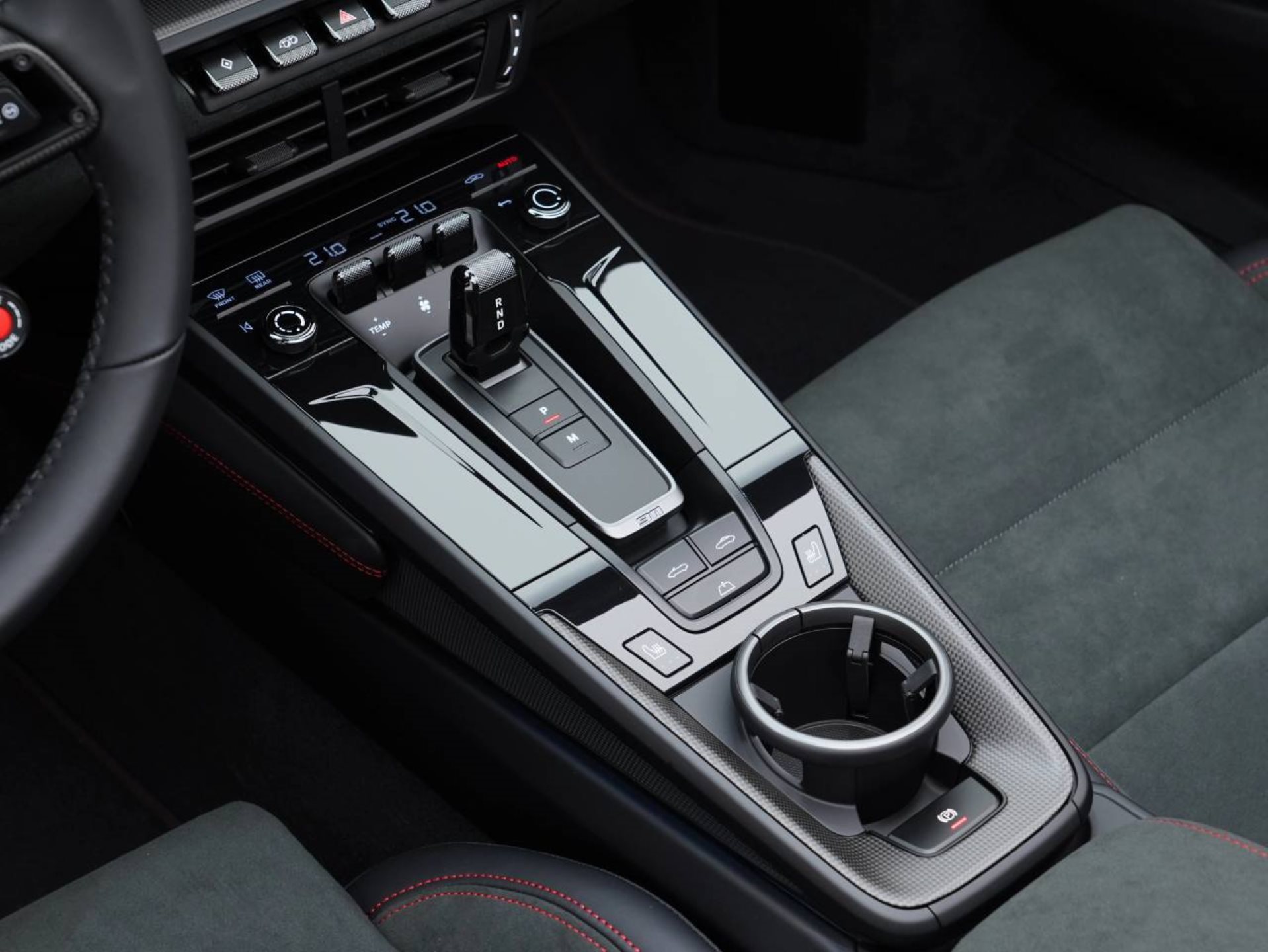PORSCHE 911 Carrera GTS Cabriolet-image-18